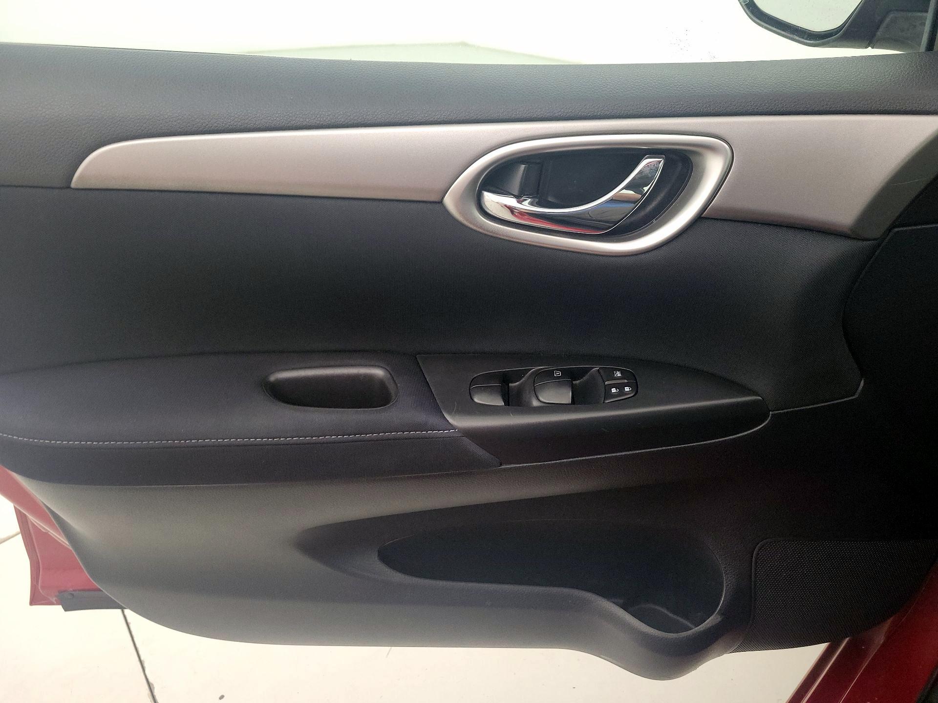 Thumbnail: 2014 Nissan Sentra - 12