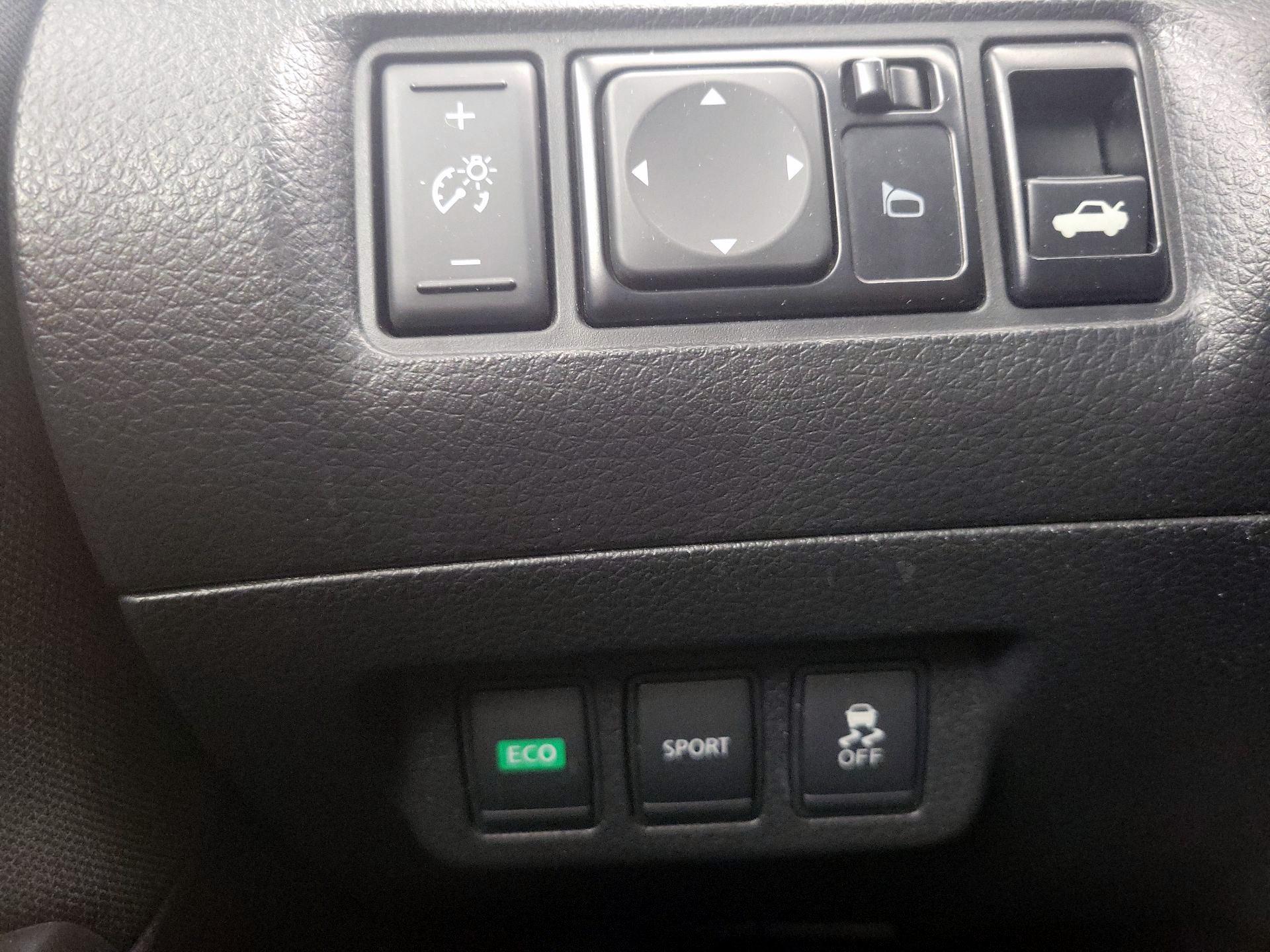 Thumbnail: 2014 Nissan Sentra - 13