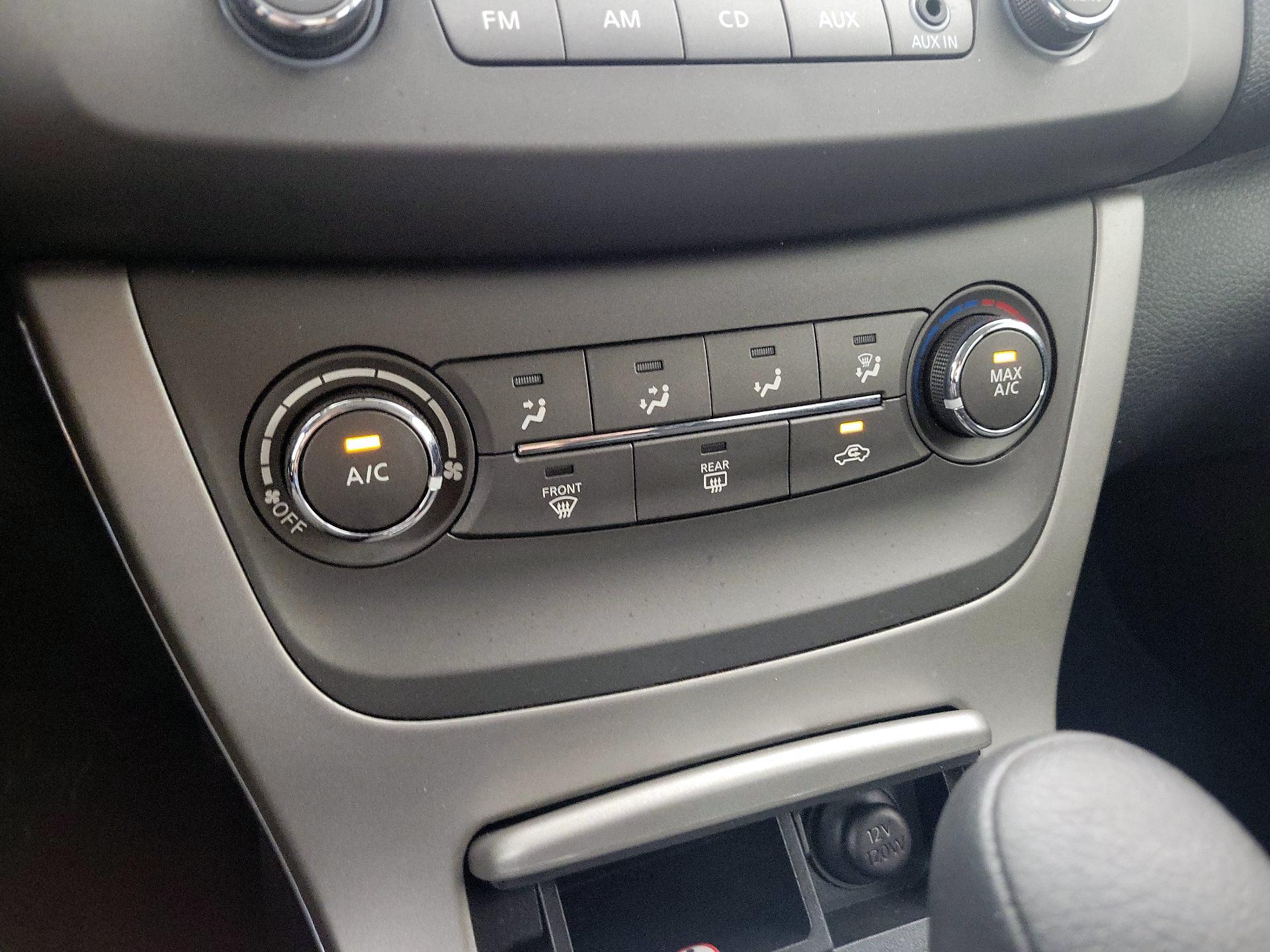 Thumbnail: 2014 Nissan Sentra - 15