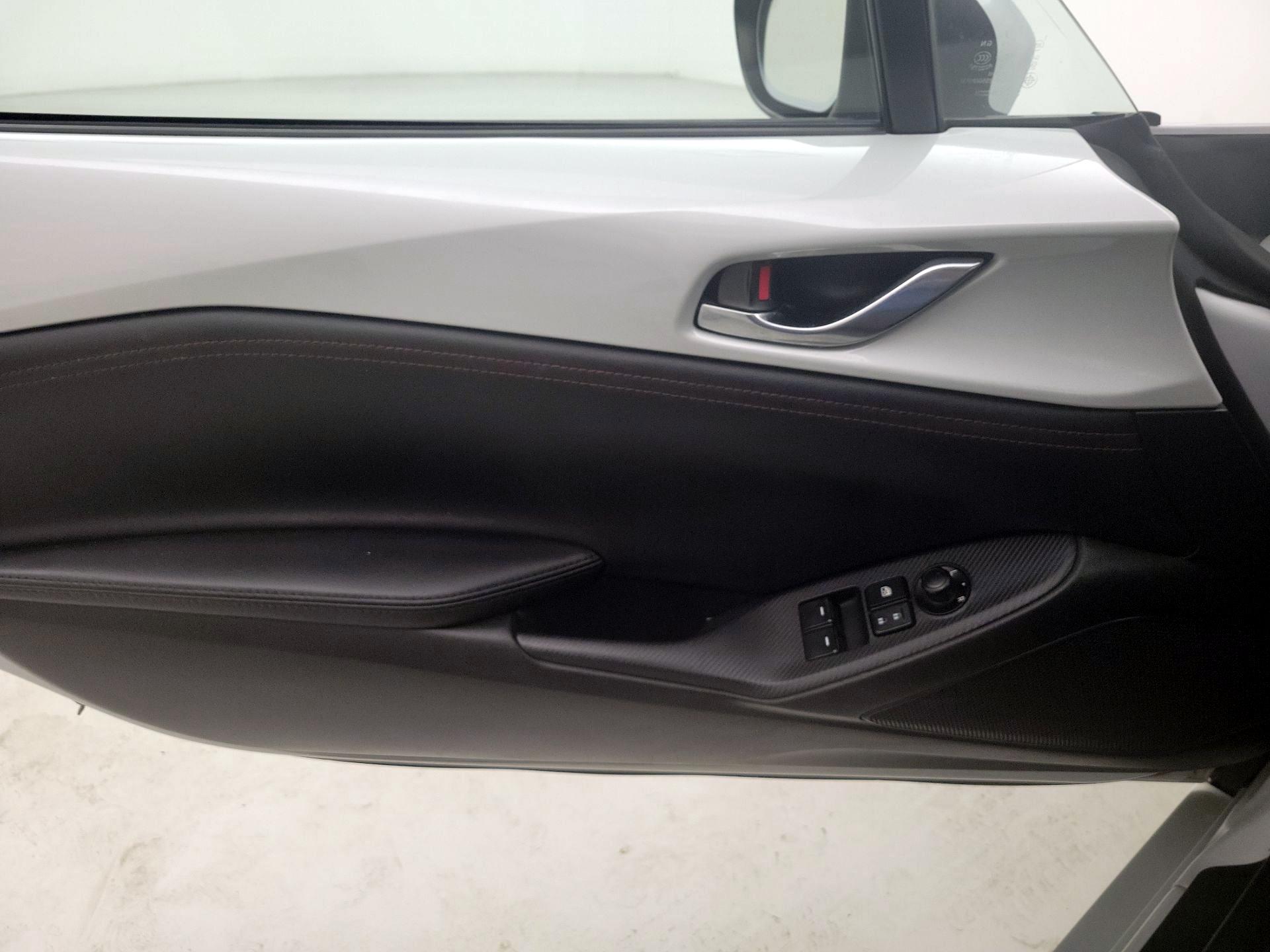 Thumbnail: 2019 Mazda MX-5 Miata - 12