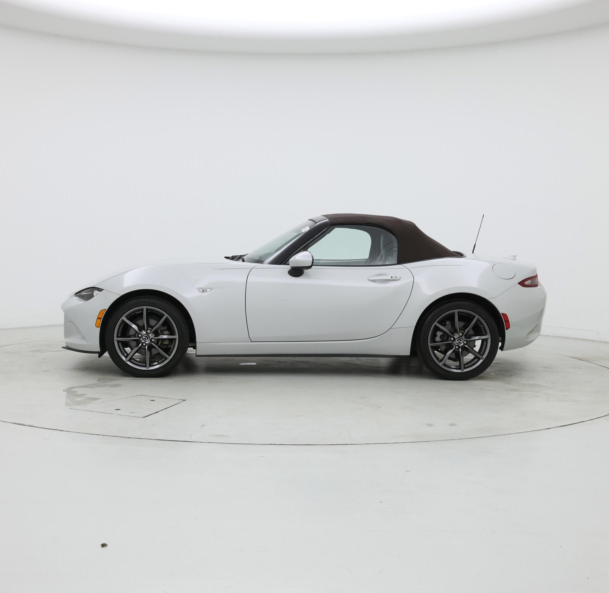 Thumbnail: 2019 Mazda MX-5 Miata - 3