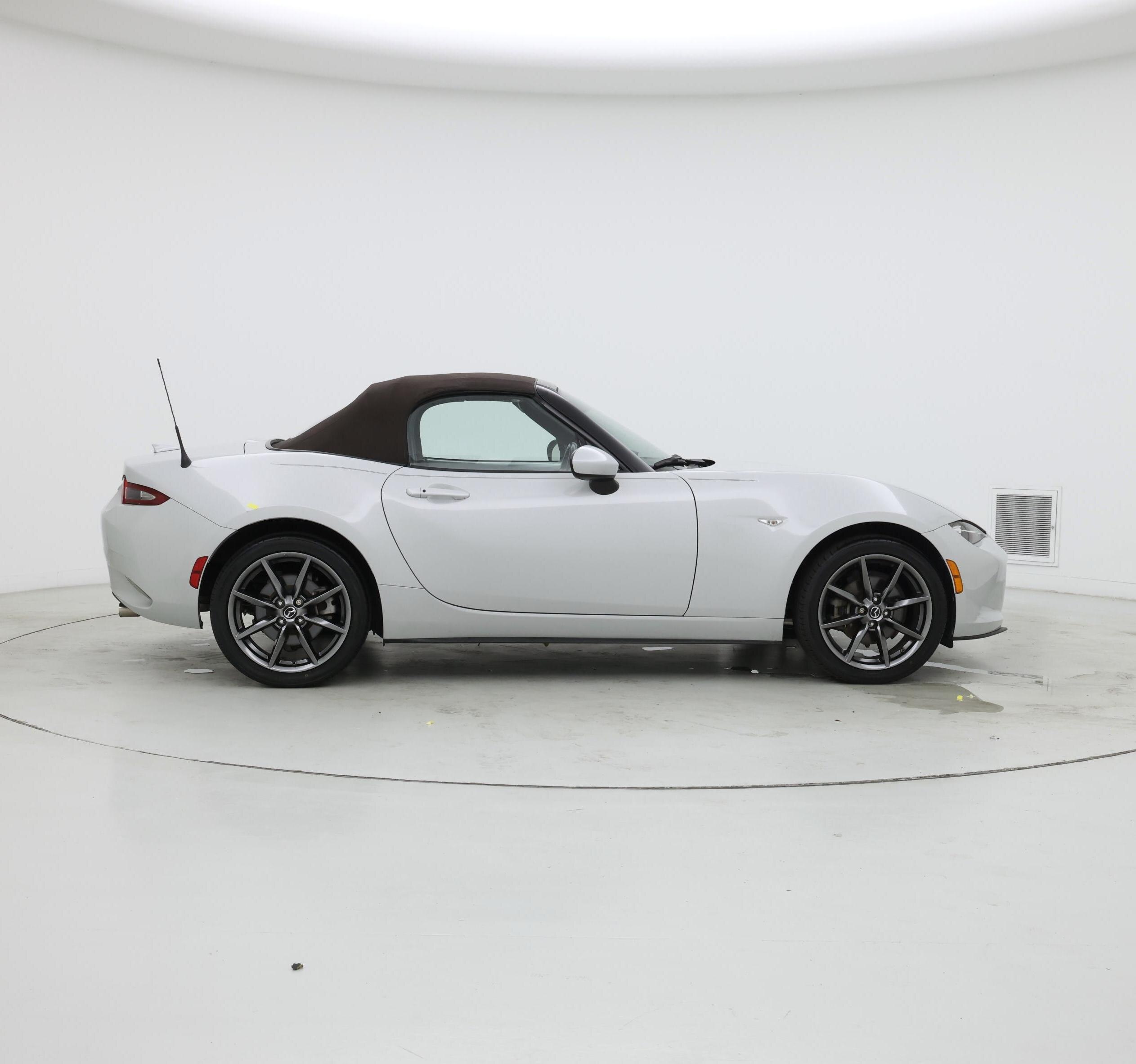 Thumbnail: 2019 Mazda MX-5 Miata - 7
