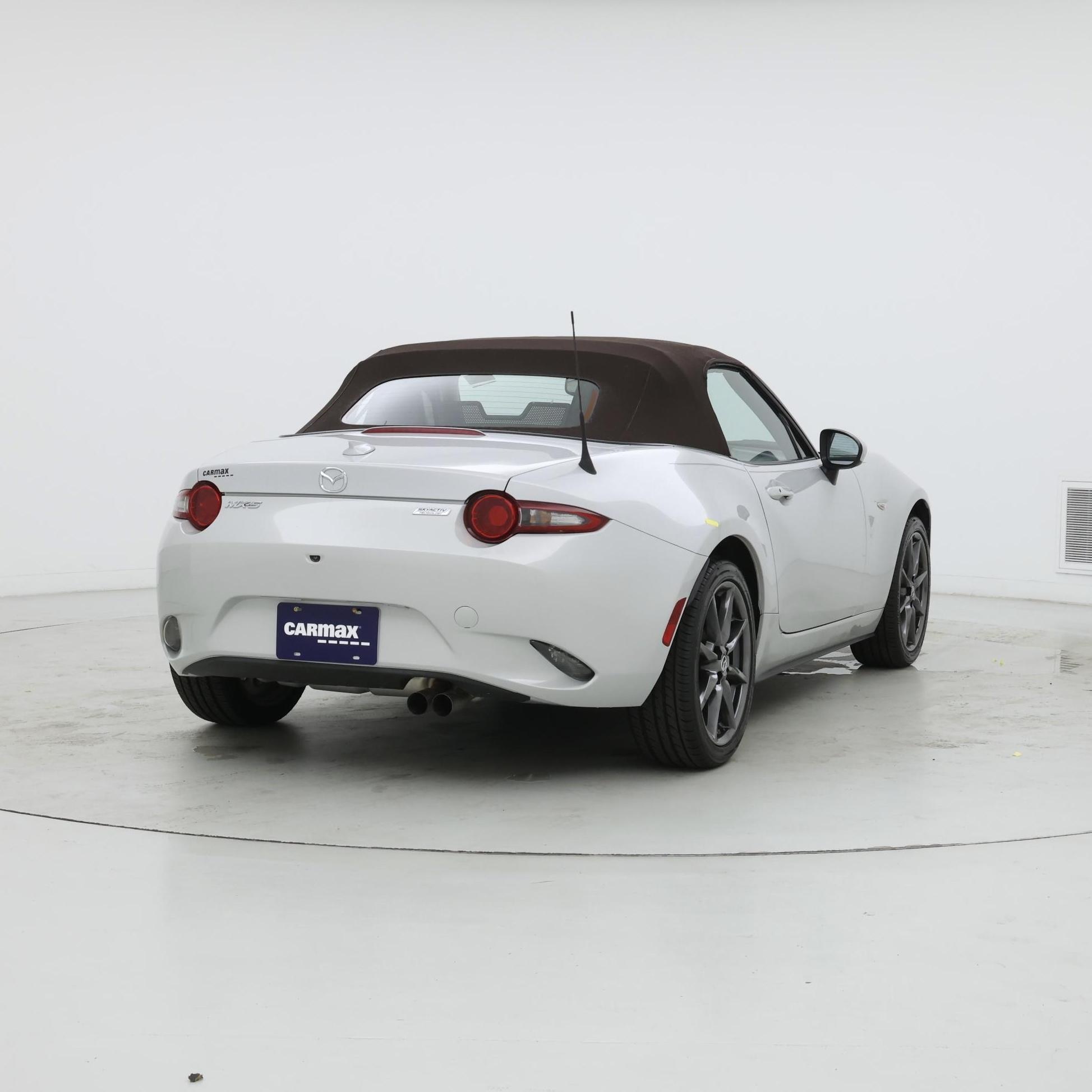 Thumbnail: 2019 Mazda MX-5 Miata - 8