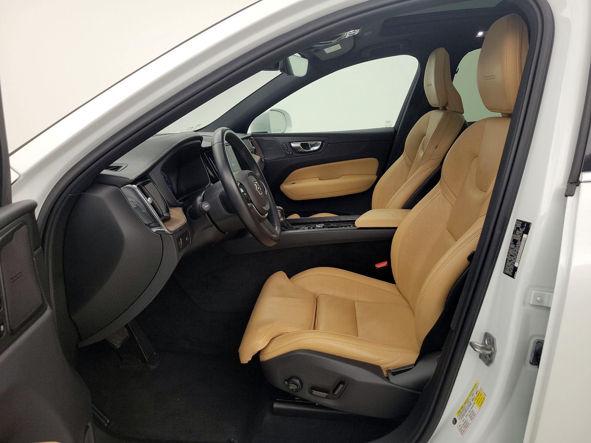 Thumbnail: 2019 Volvo XC60 - 11