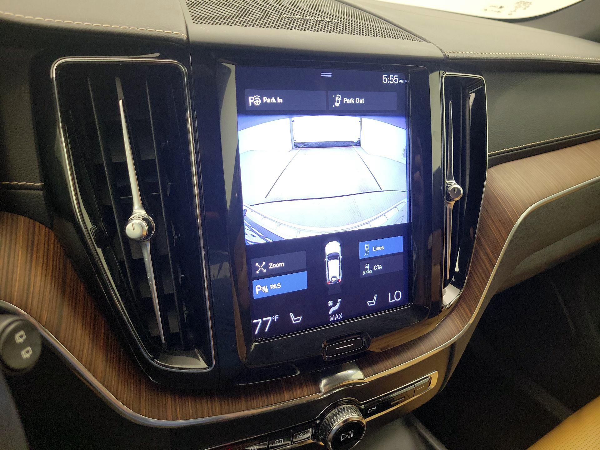 Thumbnail: 2019 Volvo XC60 - 14