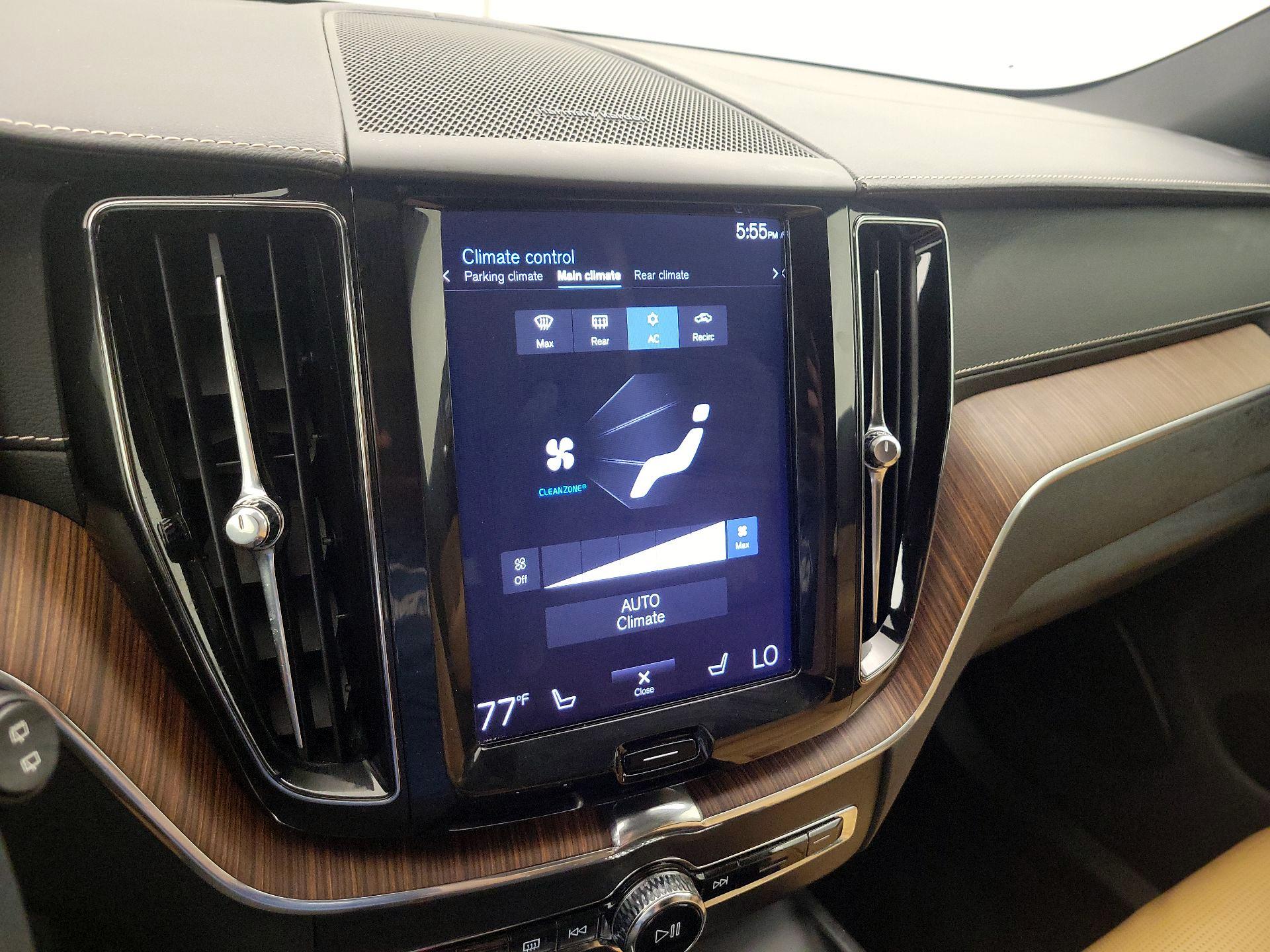 Thumbnail: 2019 Volvo XC60 - 16