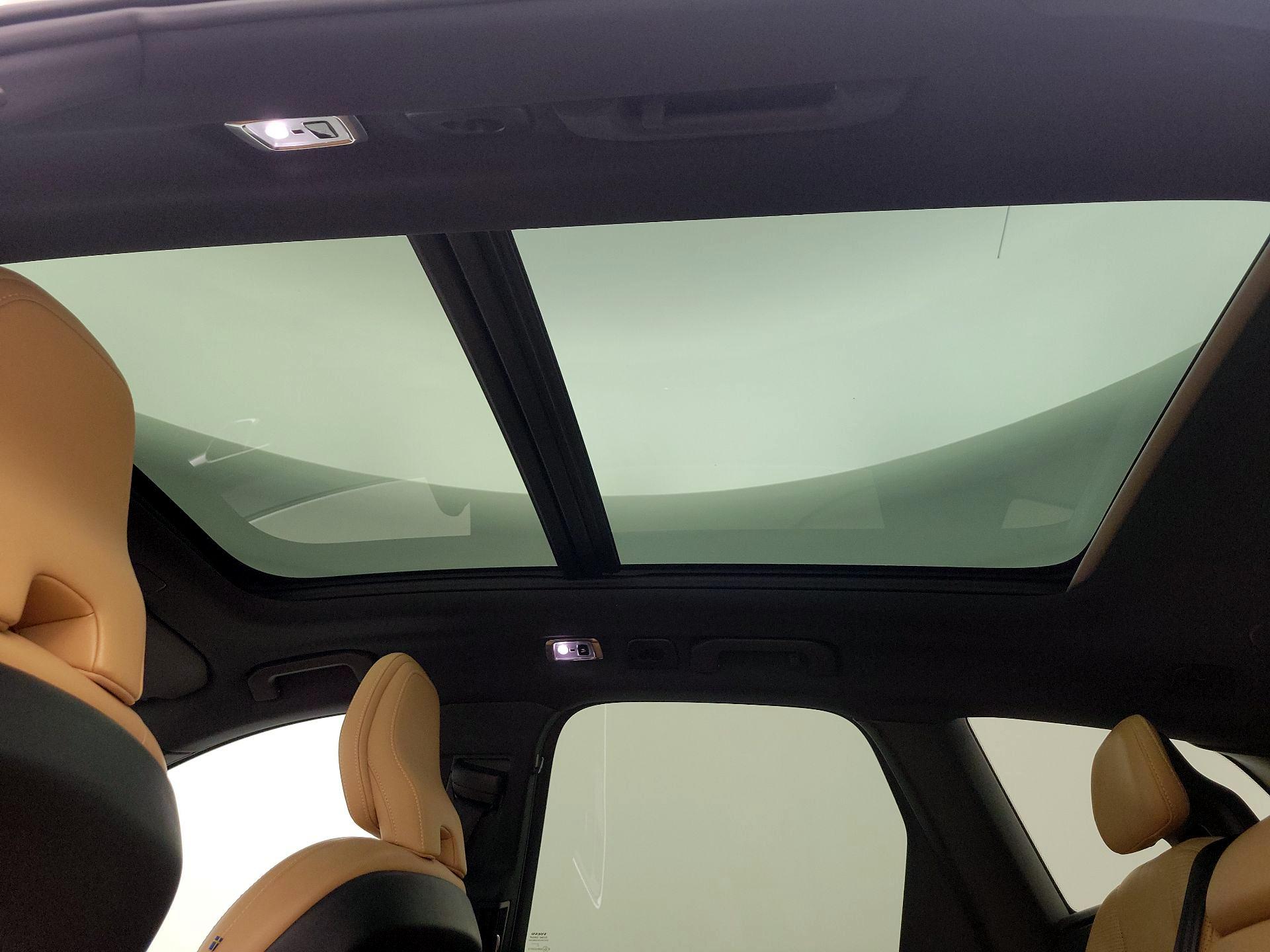 Thumbnail: 2019 Volvo XC60 - 19
