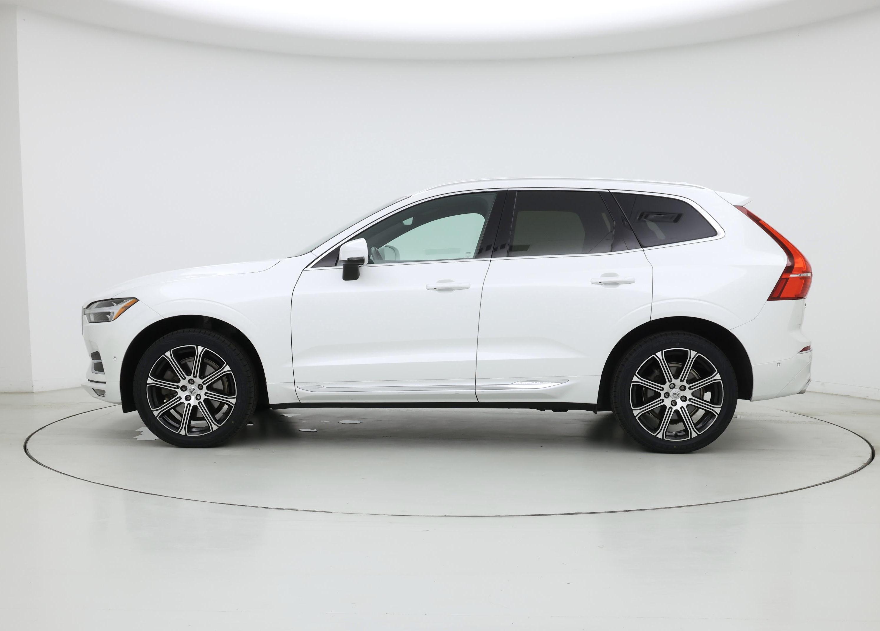 Thumbnail: 2019 Volvo XC60 - 3