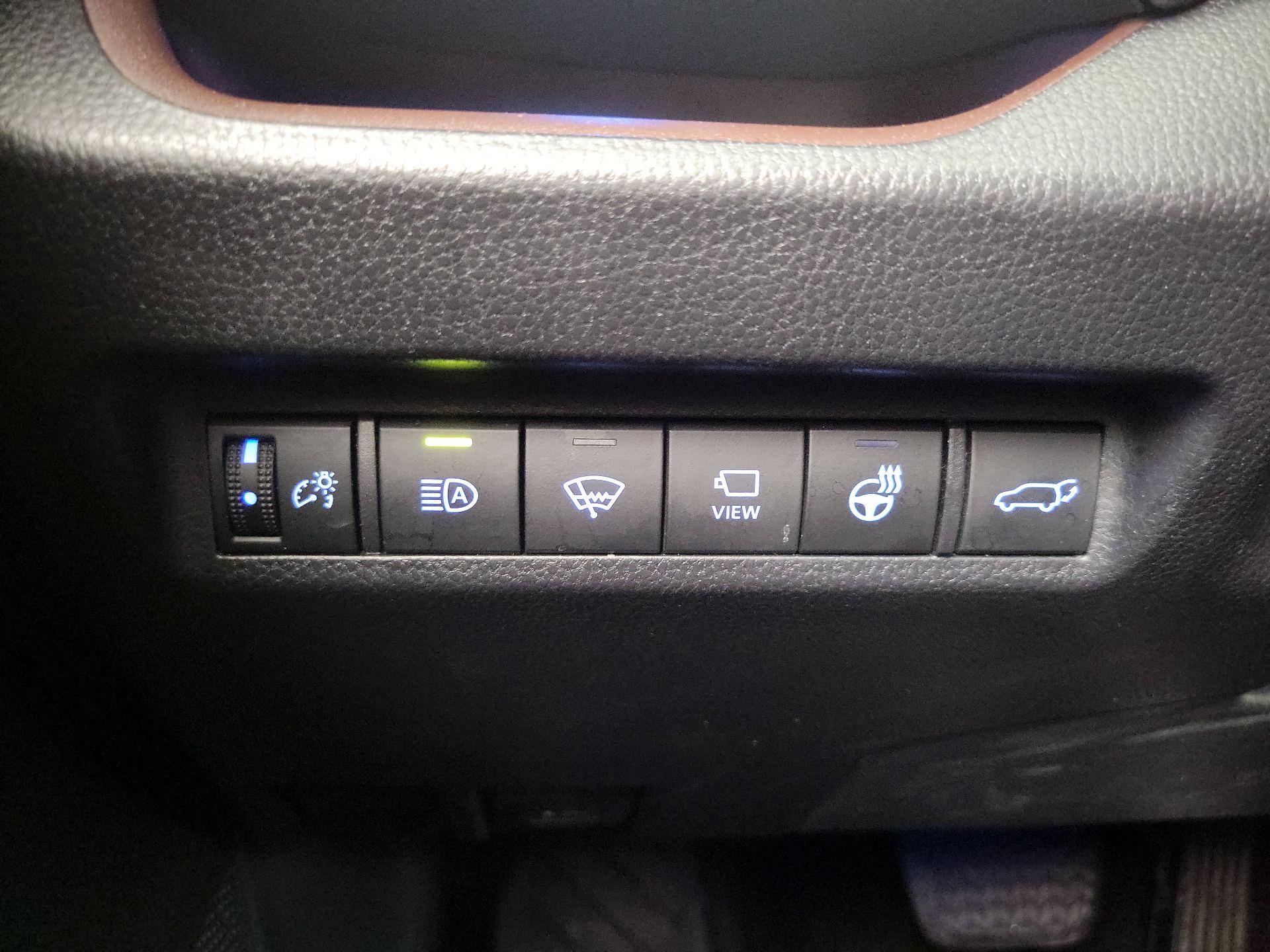 Thumbnail: 2021 Toyota RAV4 - 13