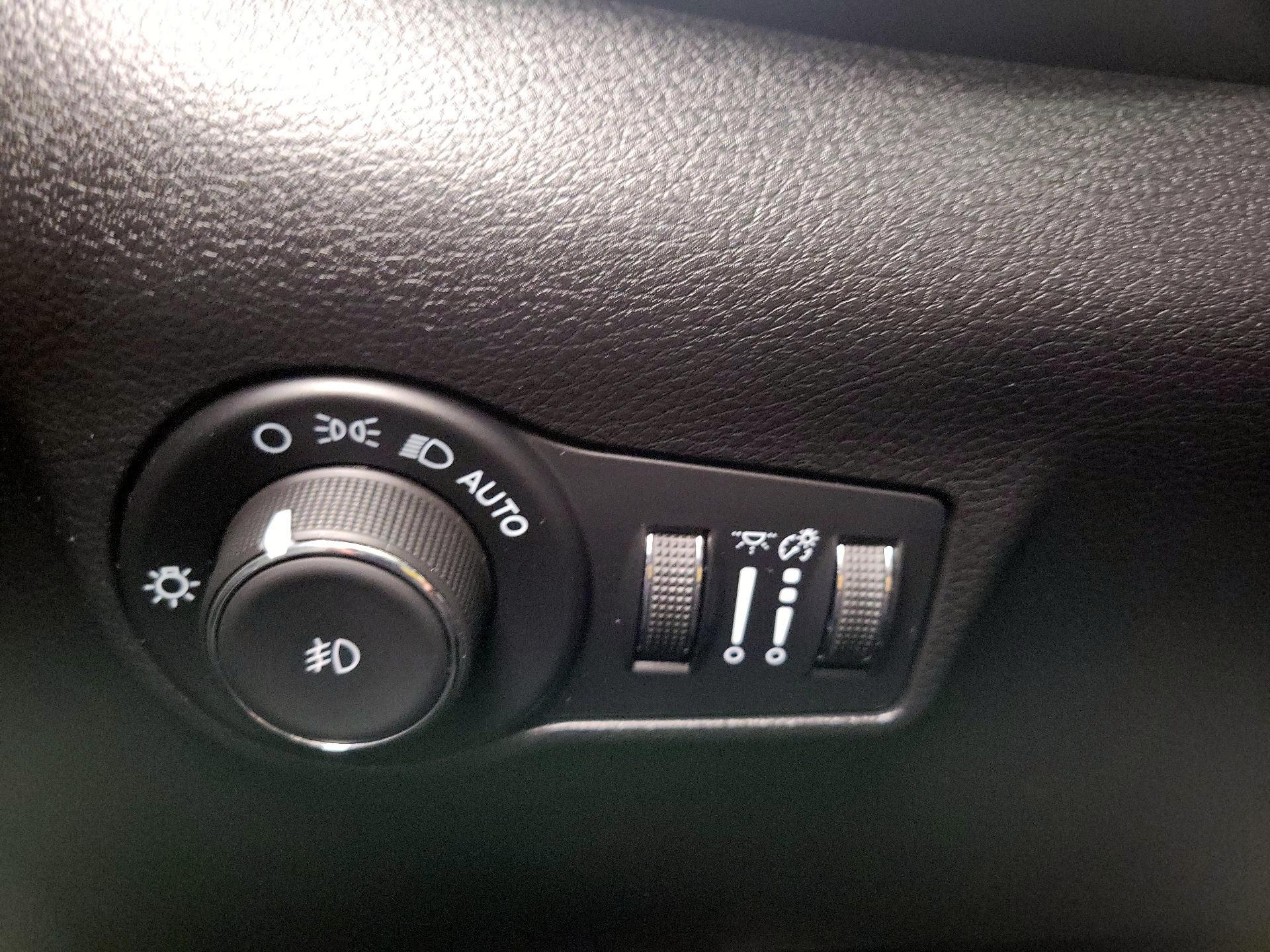 Thumbnail: 2022 Jeep Compass - 13