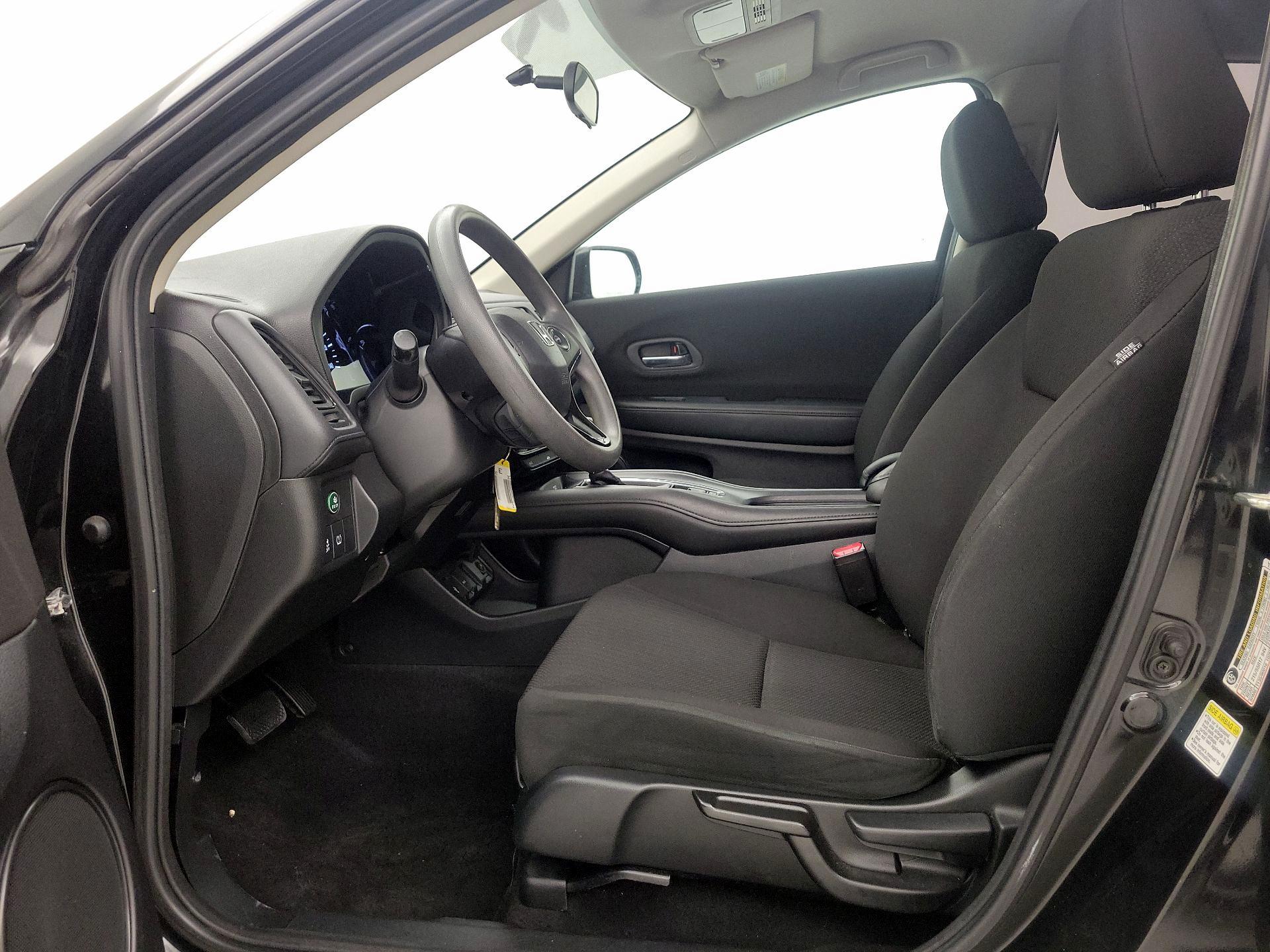 Thumbnail: 2016 Honda HR-V - 11