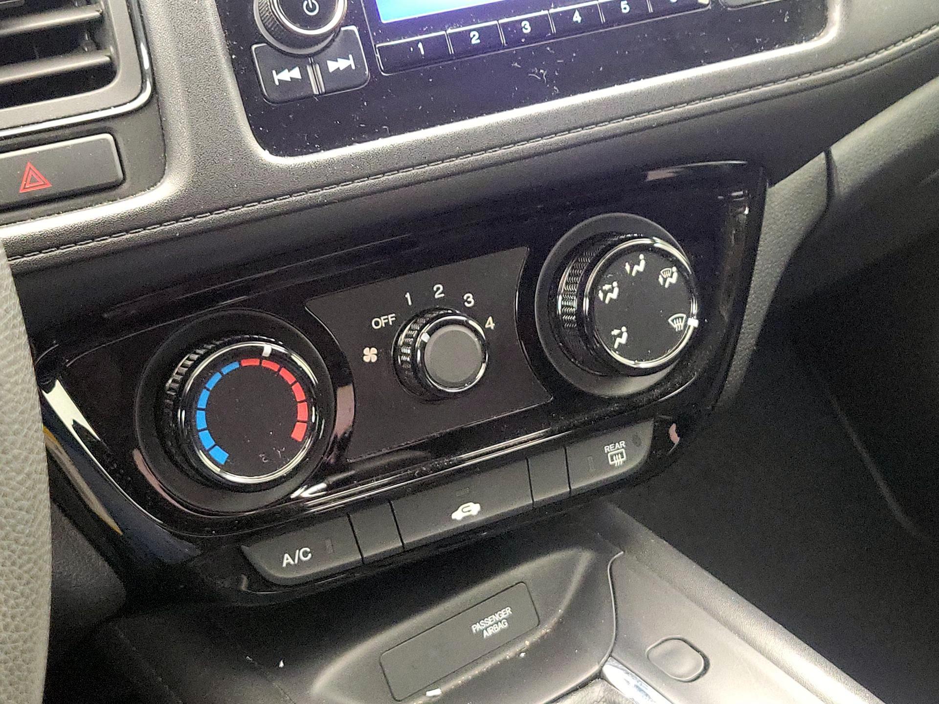 Thumbnail: 2016 Honda HR-V - 16