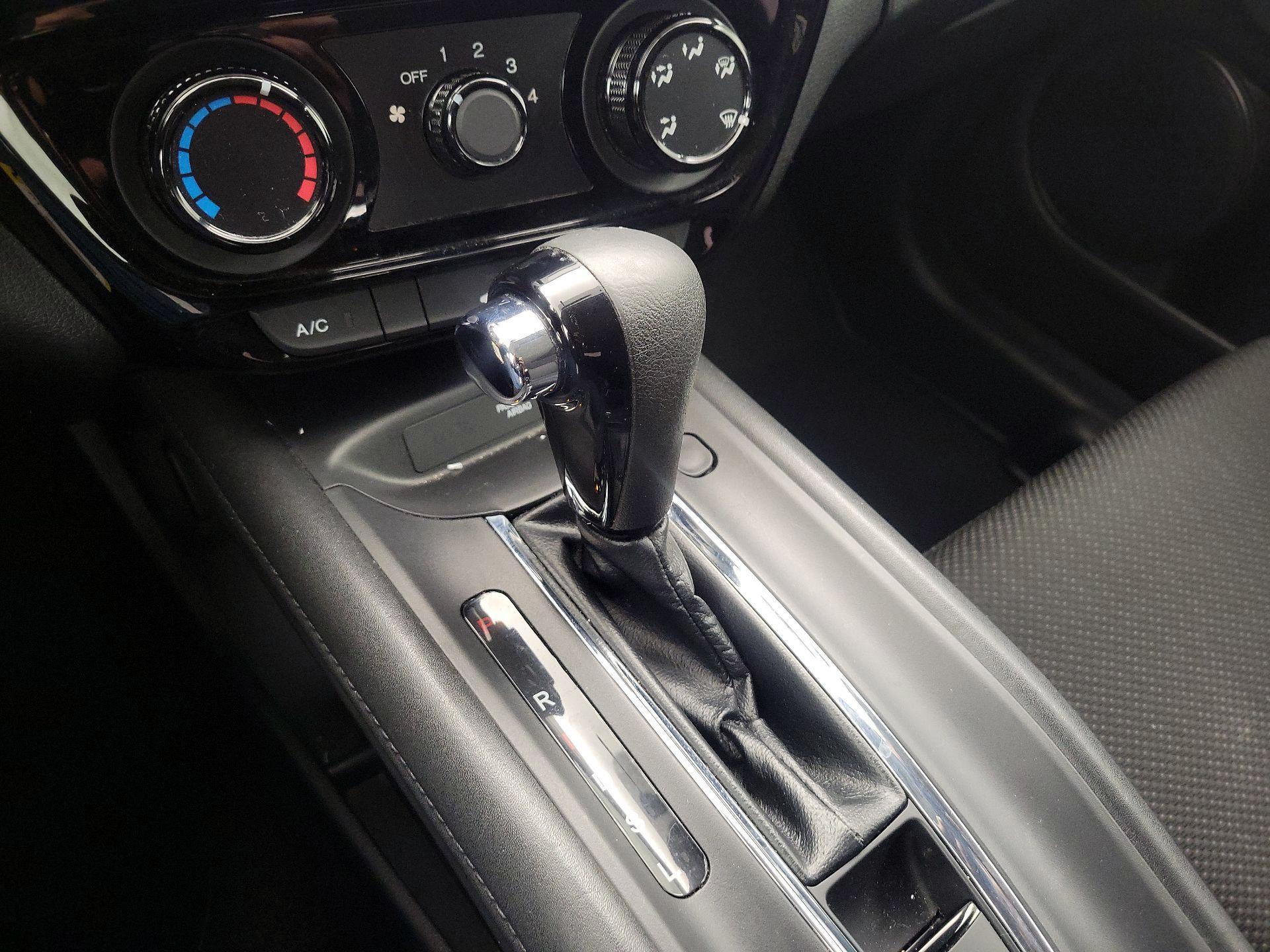 Thumbnail: 2016 Honda HR-V - 17