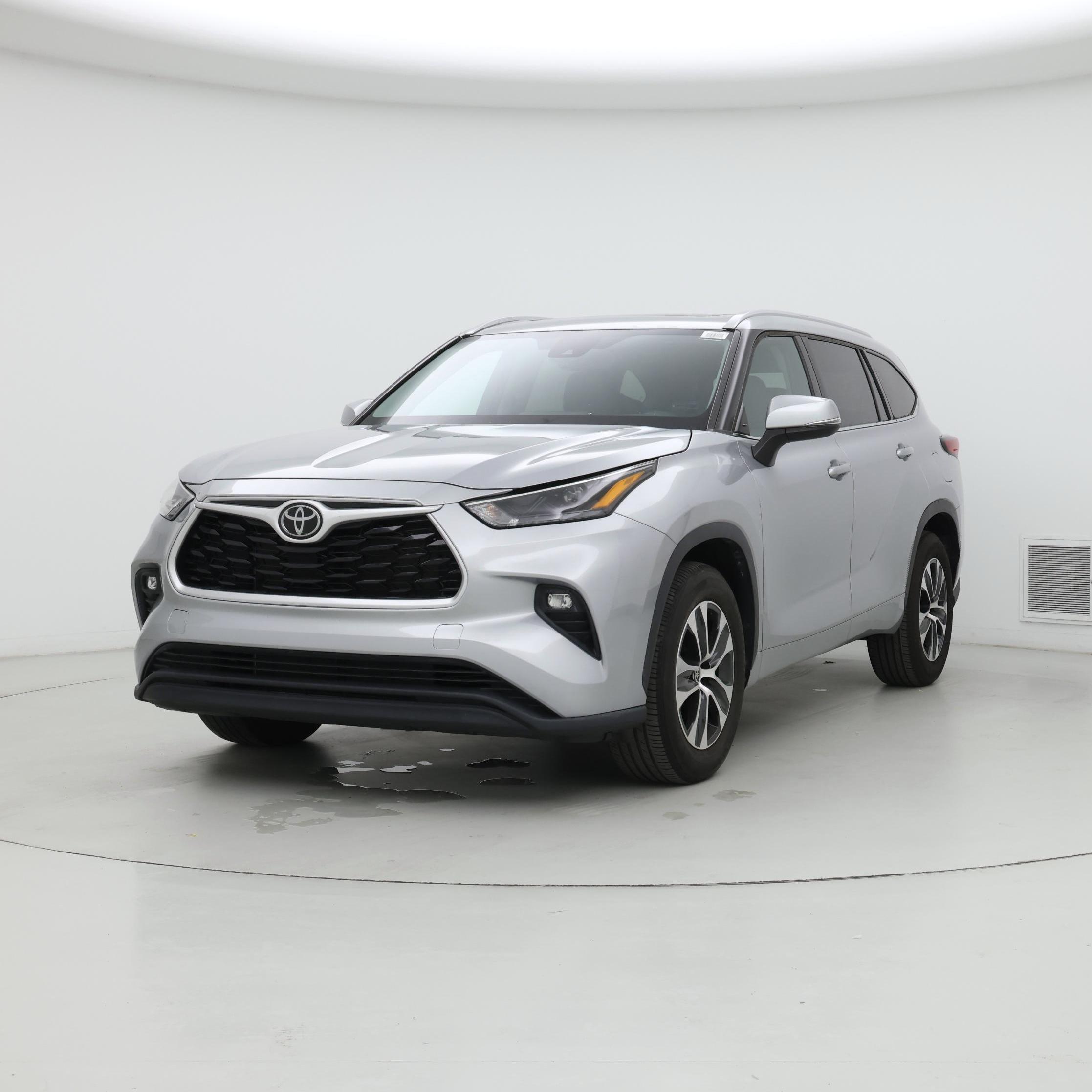 Thumbnail: 2022 Toyota Highlander - 4