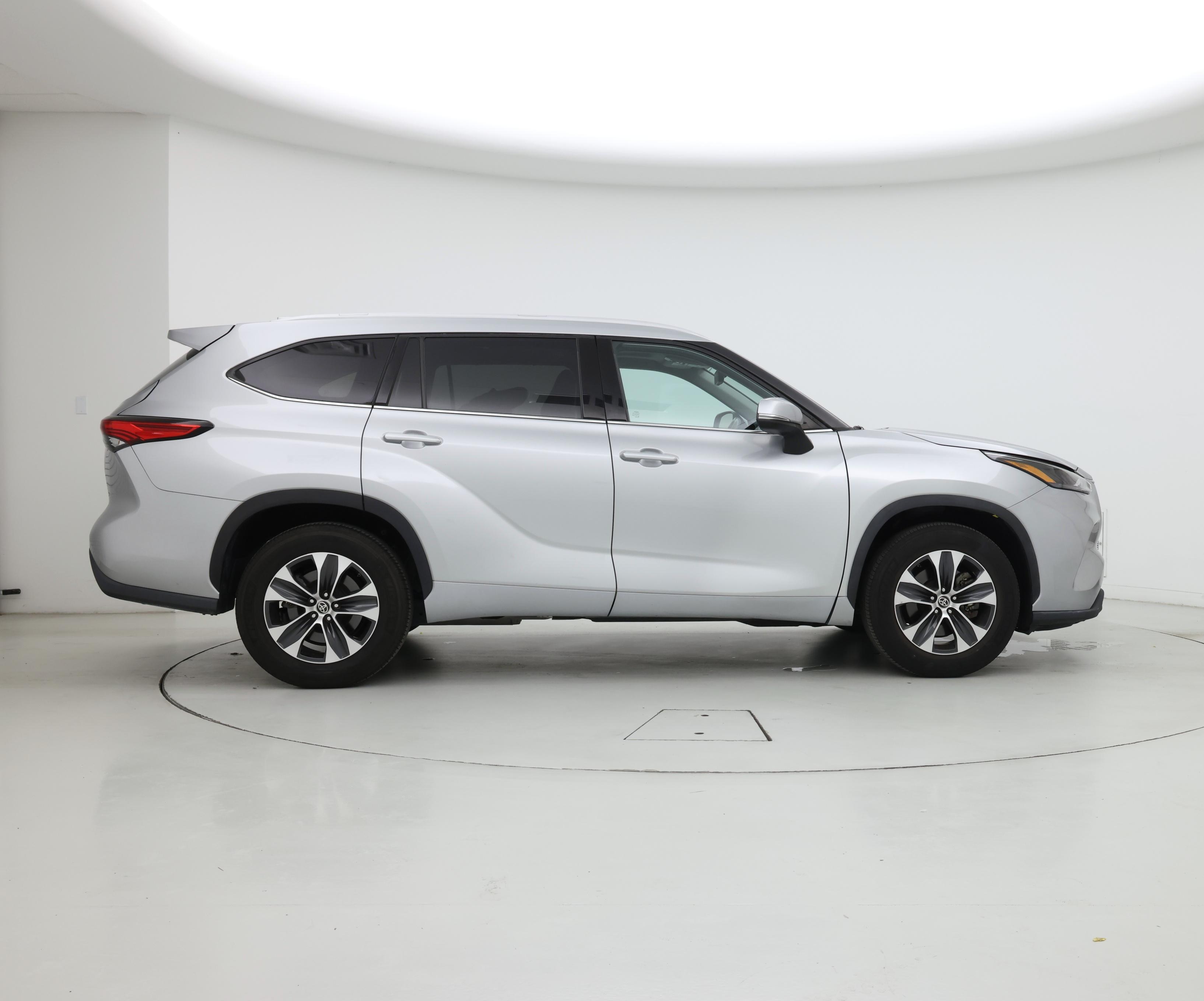 Thumbnail: 2022 Toyota Highlander - 7