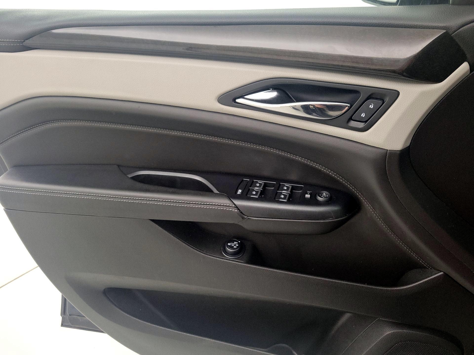Thumbnail: 2015 Cadillac SRX - 12