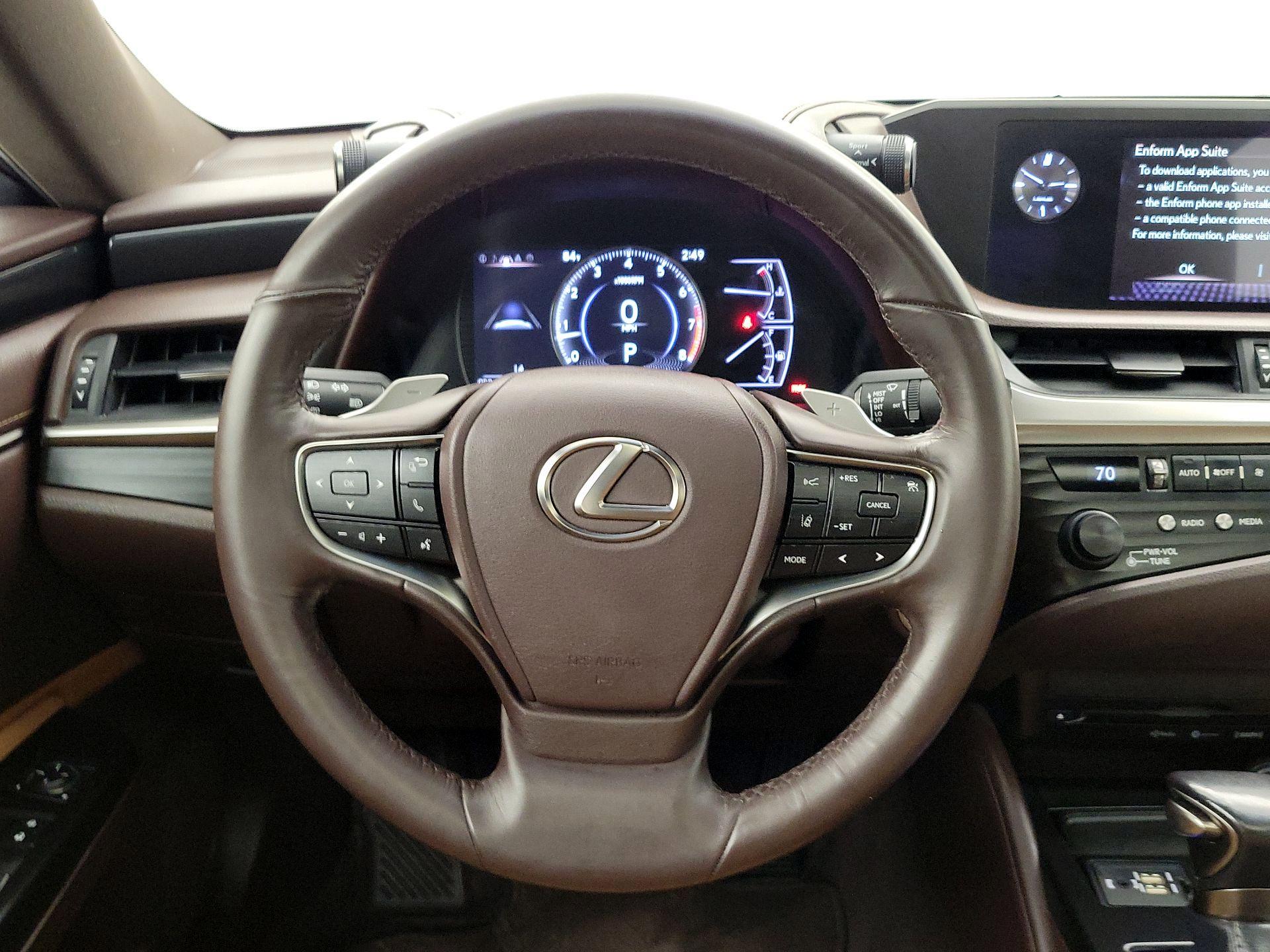 Thumbnail: 2019 Lexus ES - 10