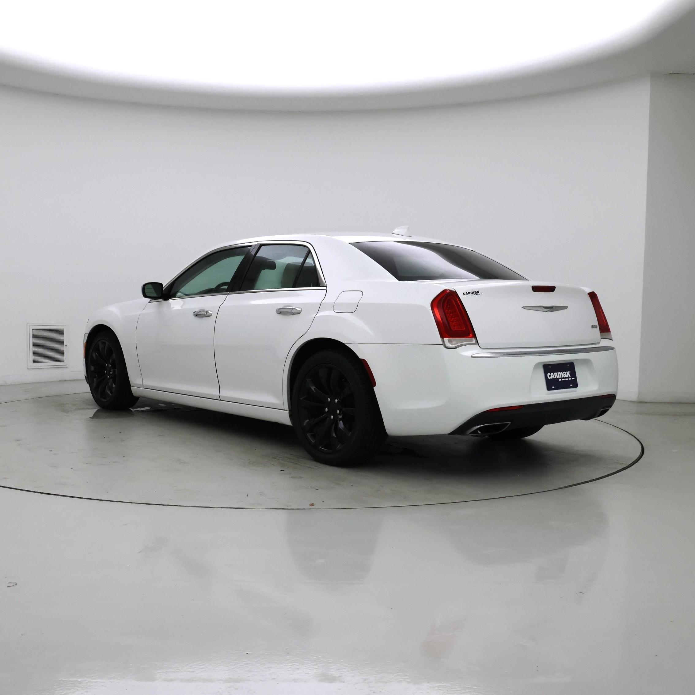 Thumbnail: 2018 Chrysler 300 - 2