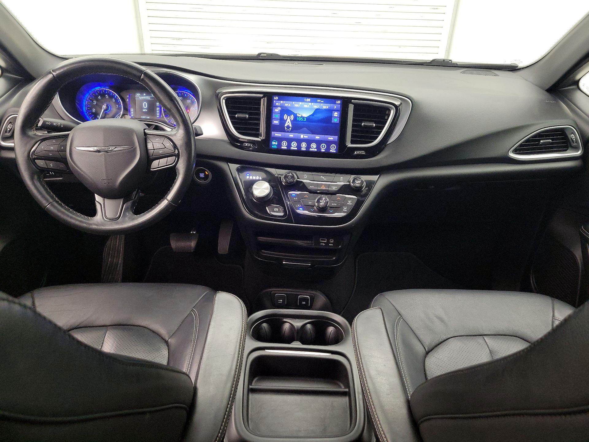 Thumbnail: 2019 Chrysler Pacifica - 9