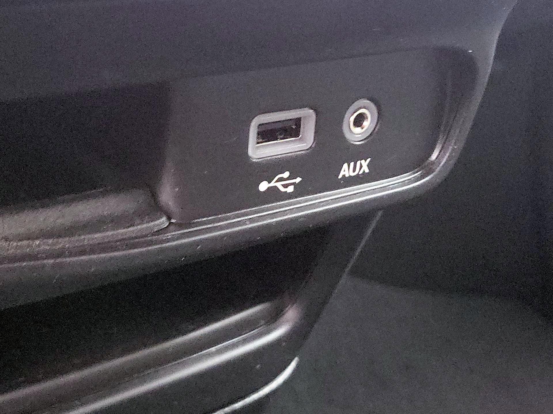 Thumbnail: 2019 Chrysler Pacifica - 19