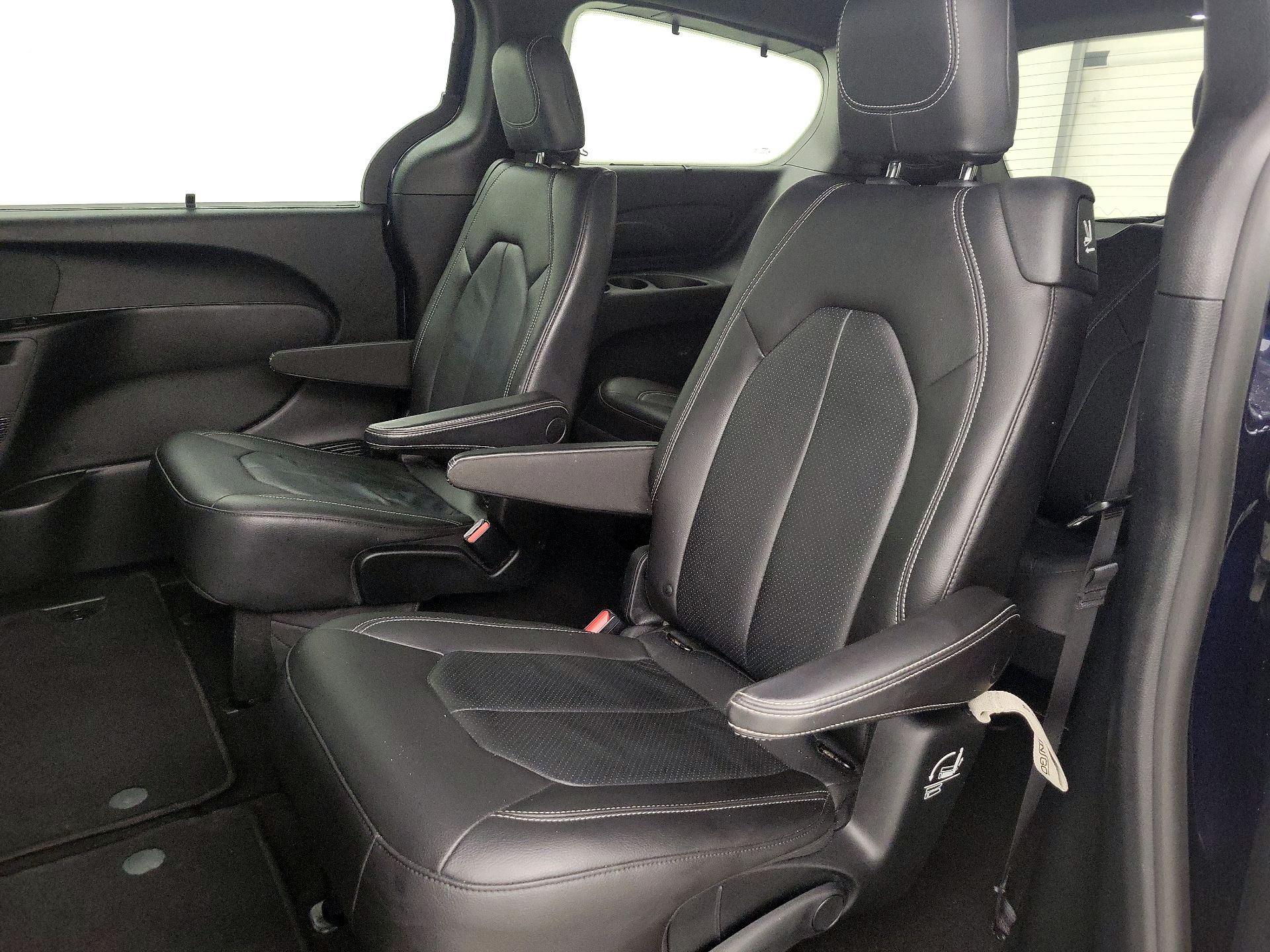 Thumbnail: 2019 Chrysler Pacifica - 20