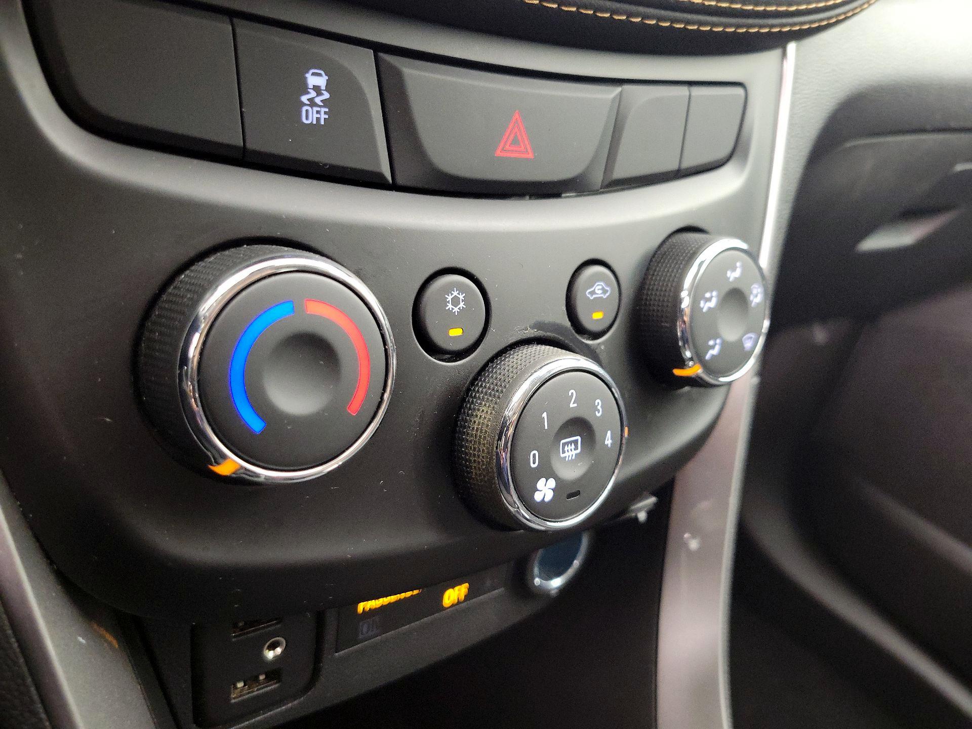 Thumbnail: 2021 Chevrolet Trax - 16