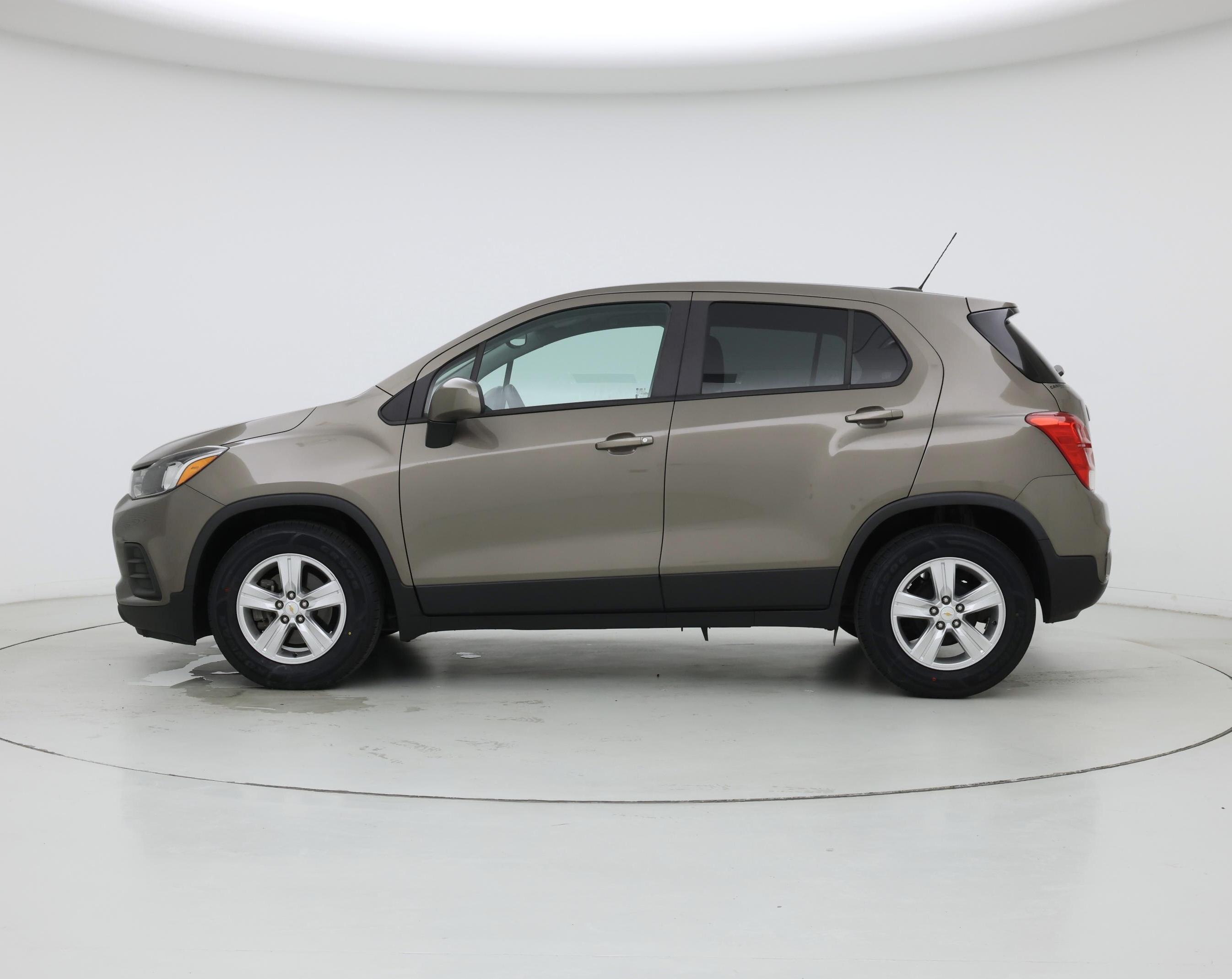 Thumbnail: 2021 Chevrolet Trax - 3