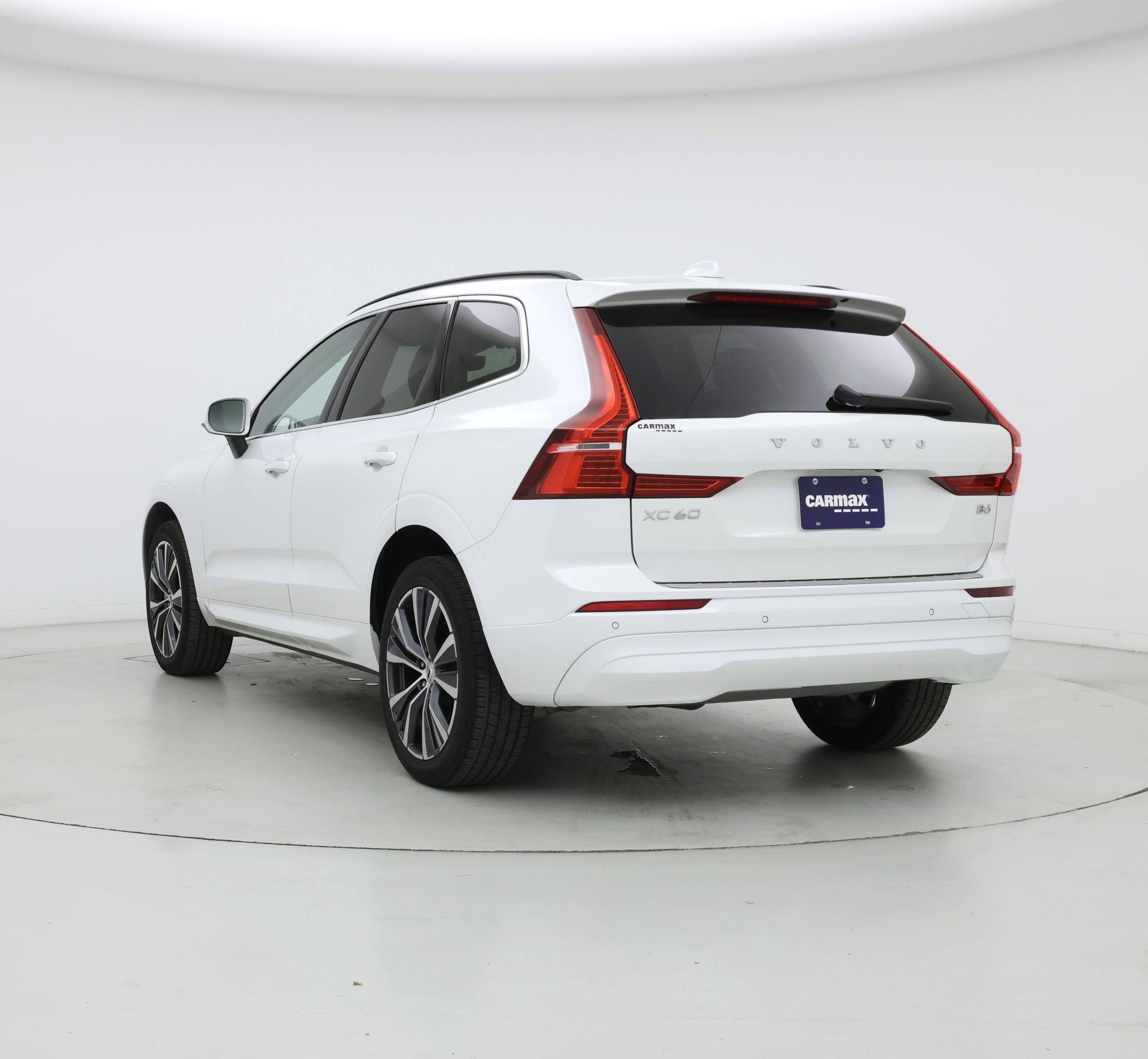 Thumbnail: 2022 Volvo XC60 - 2