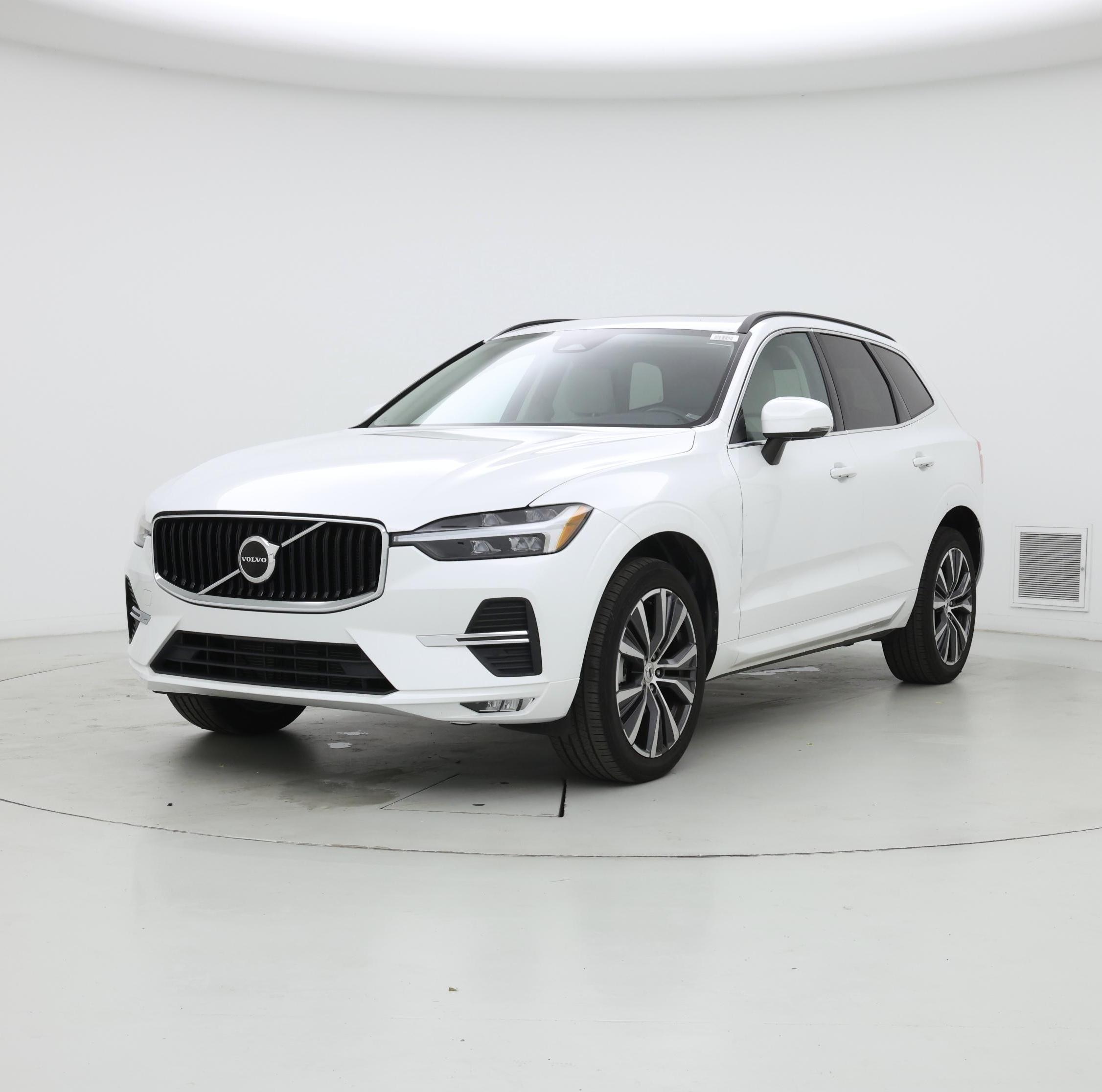 Thumbnail: 2022 Volvo XC60 - 4
