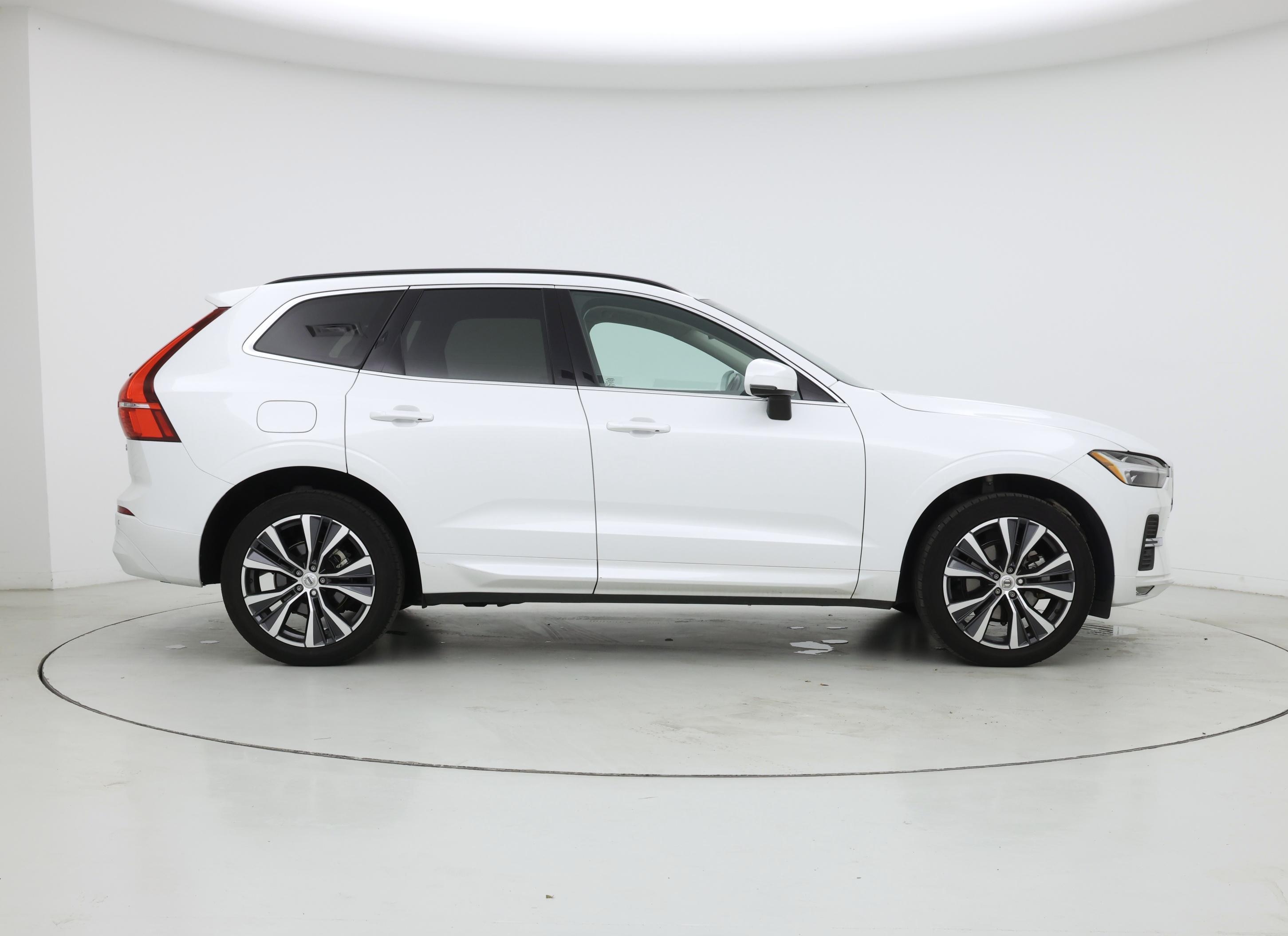 Thumbnail: 2022 Volvo XC60 - 7