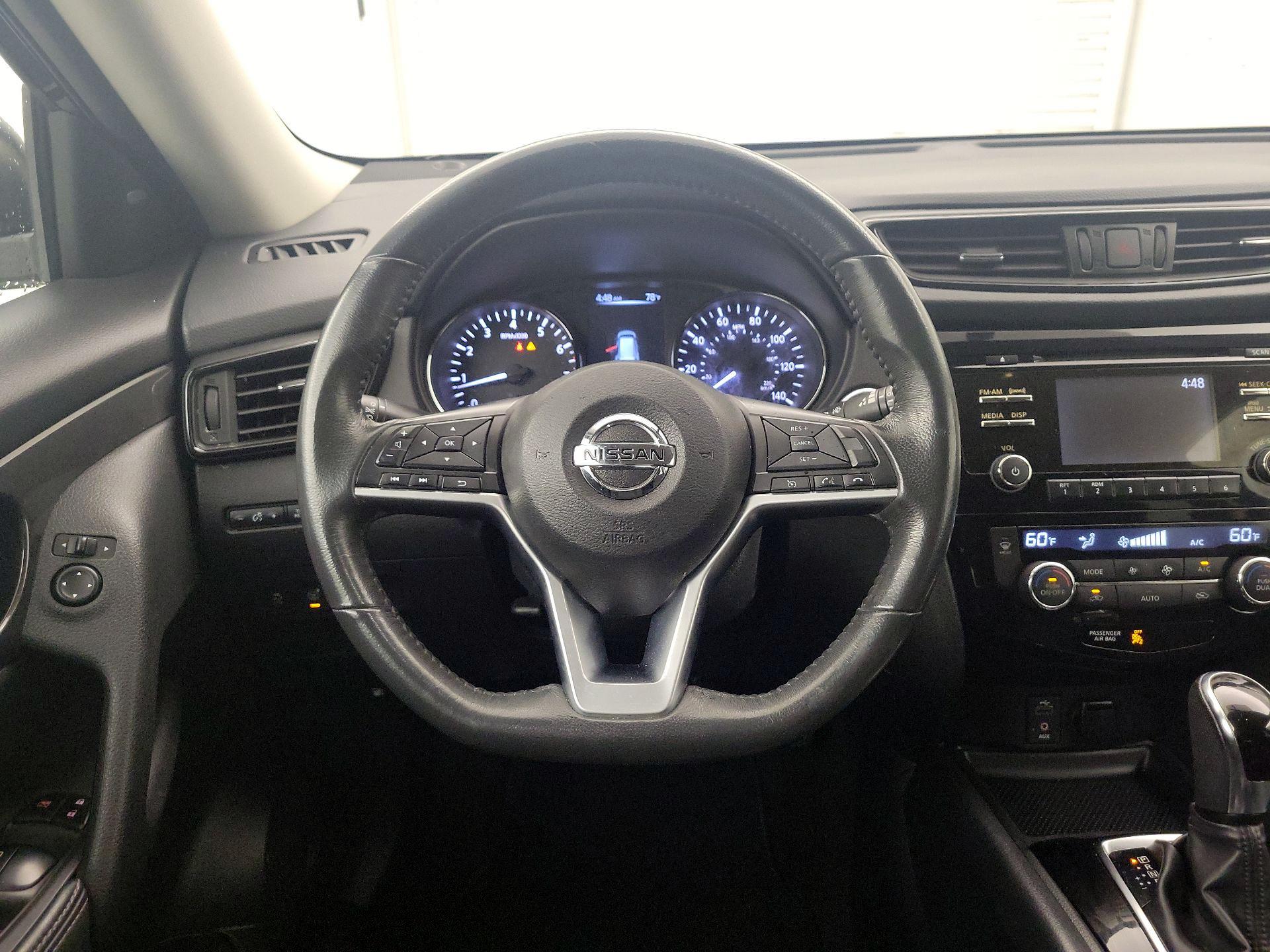 Thumbnail: 2017 Nissan Rogue - 10