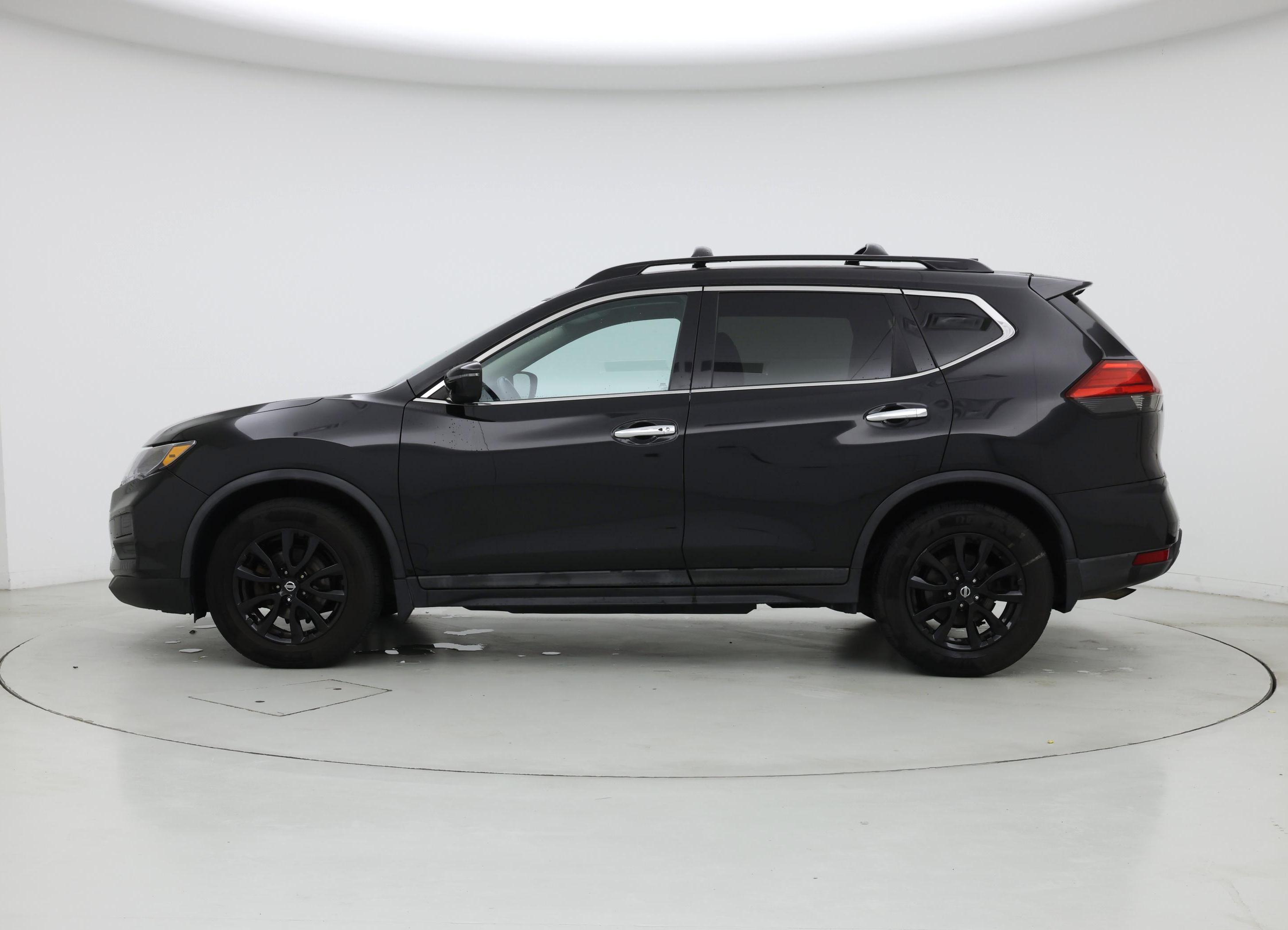 Thumbnail: 2017 Nissan Rogue - 3