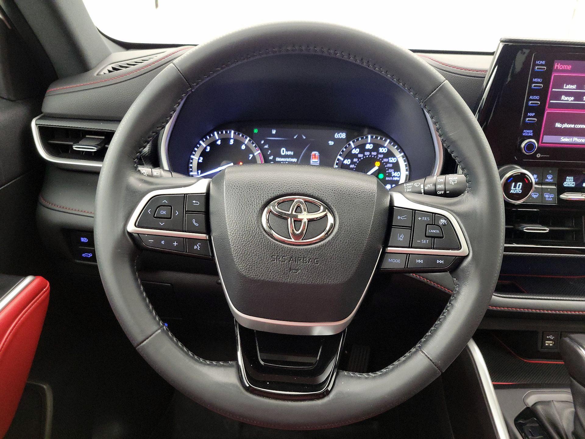 Thumbnail: 2022 Toyota Highlander - 10