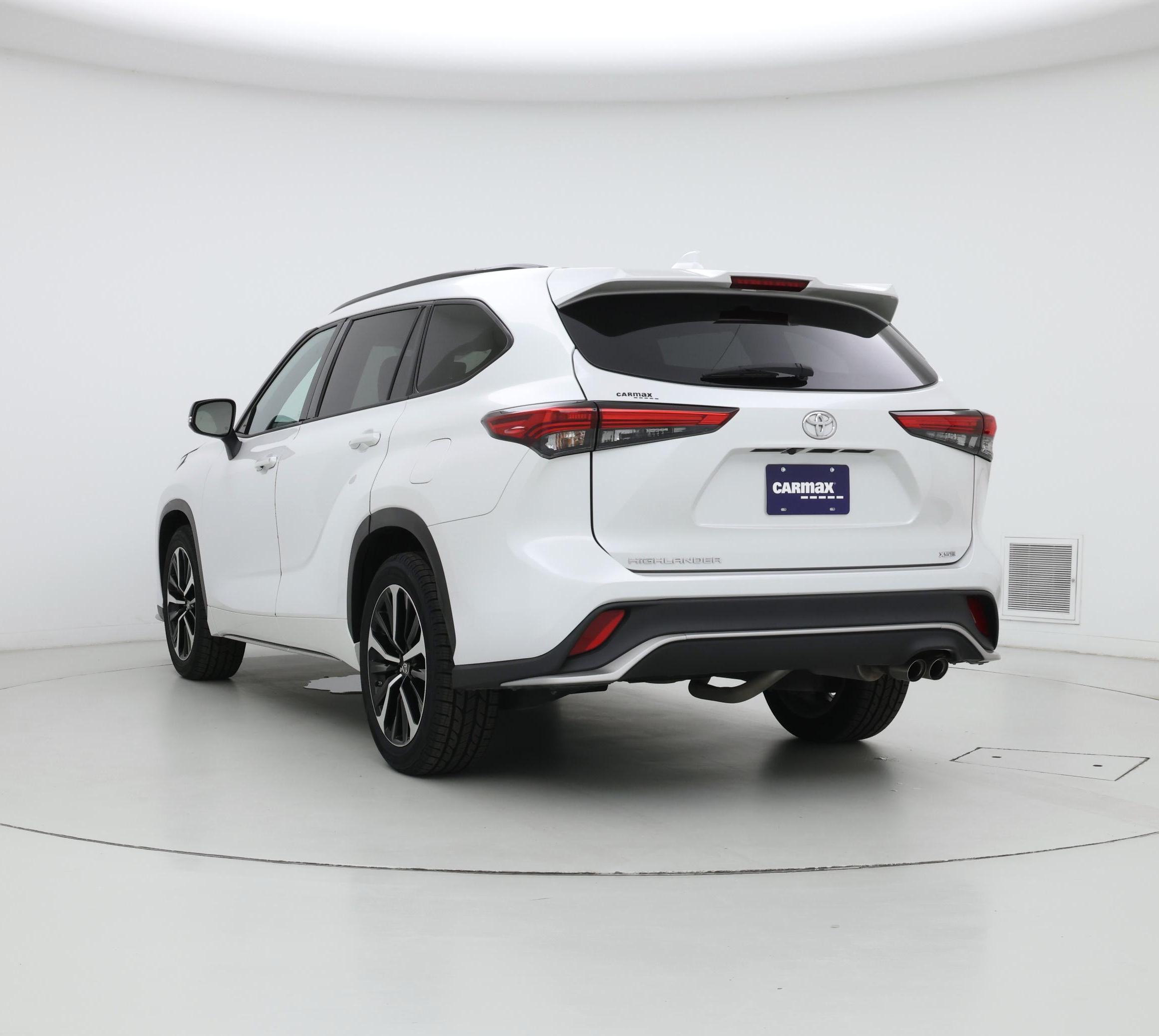 Thumbnail: 2022 Toyota Highlander - 2