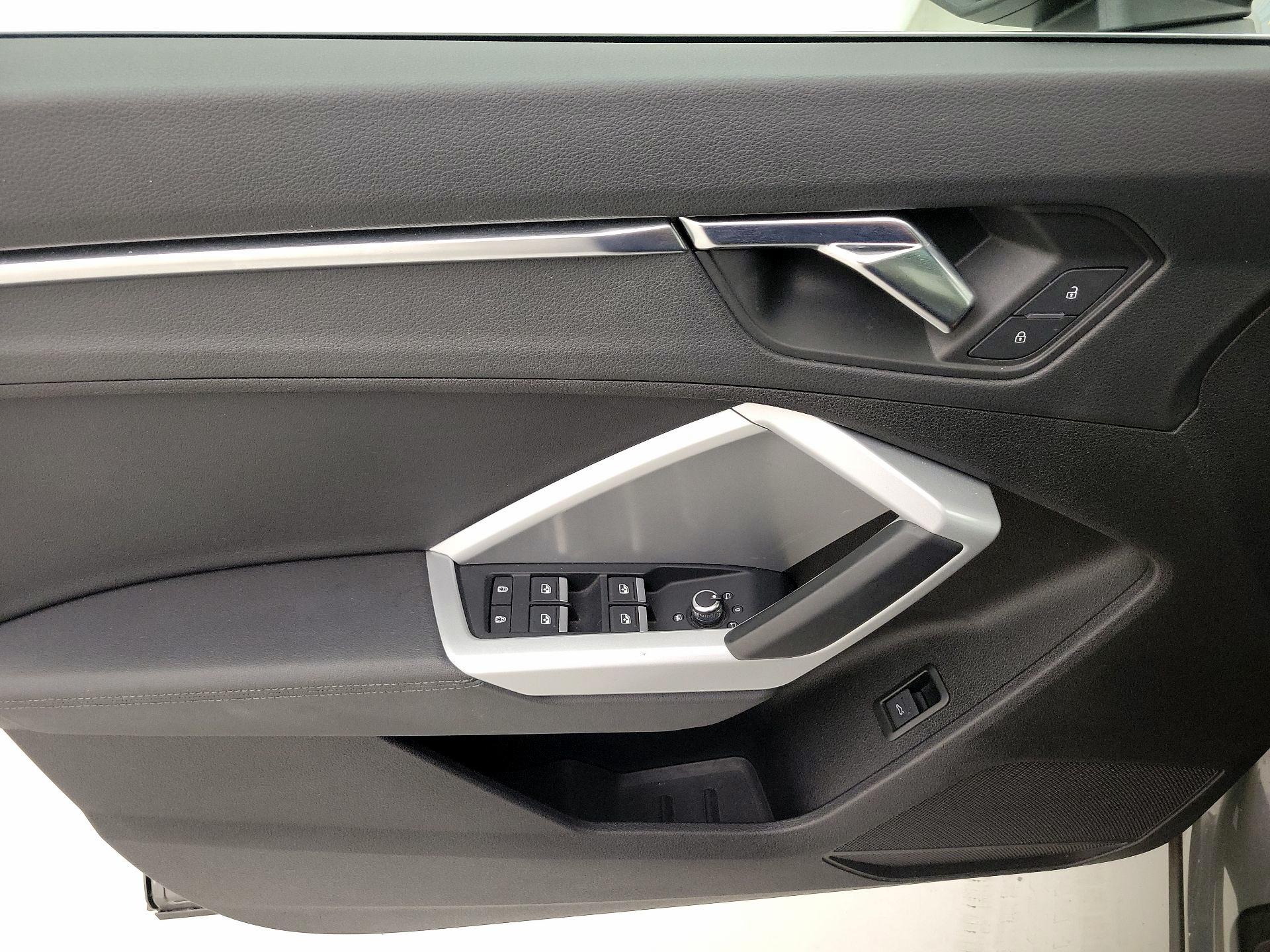 Thumbnail: 2021 Audi Q3 - 12