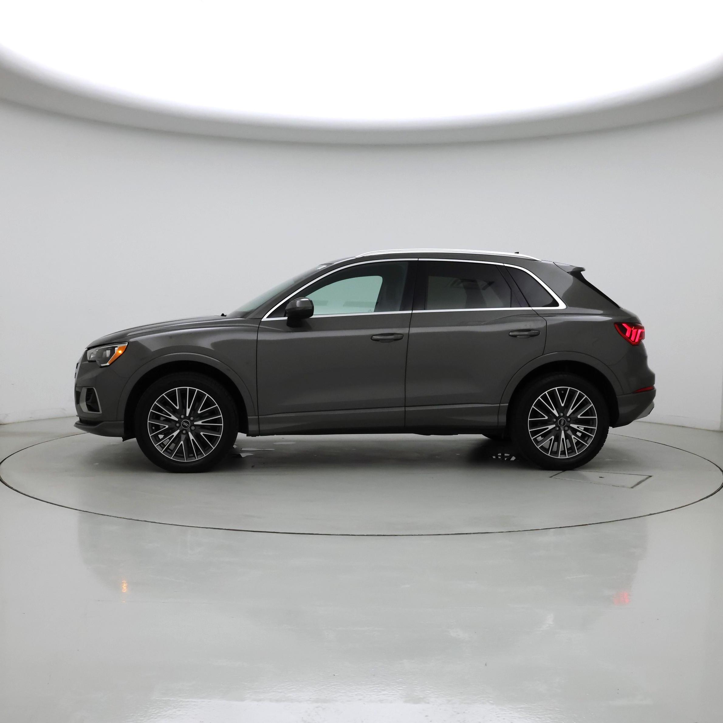 Thumbnail: 2021 Audi Q3 - 3