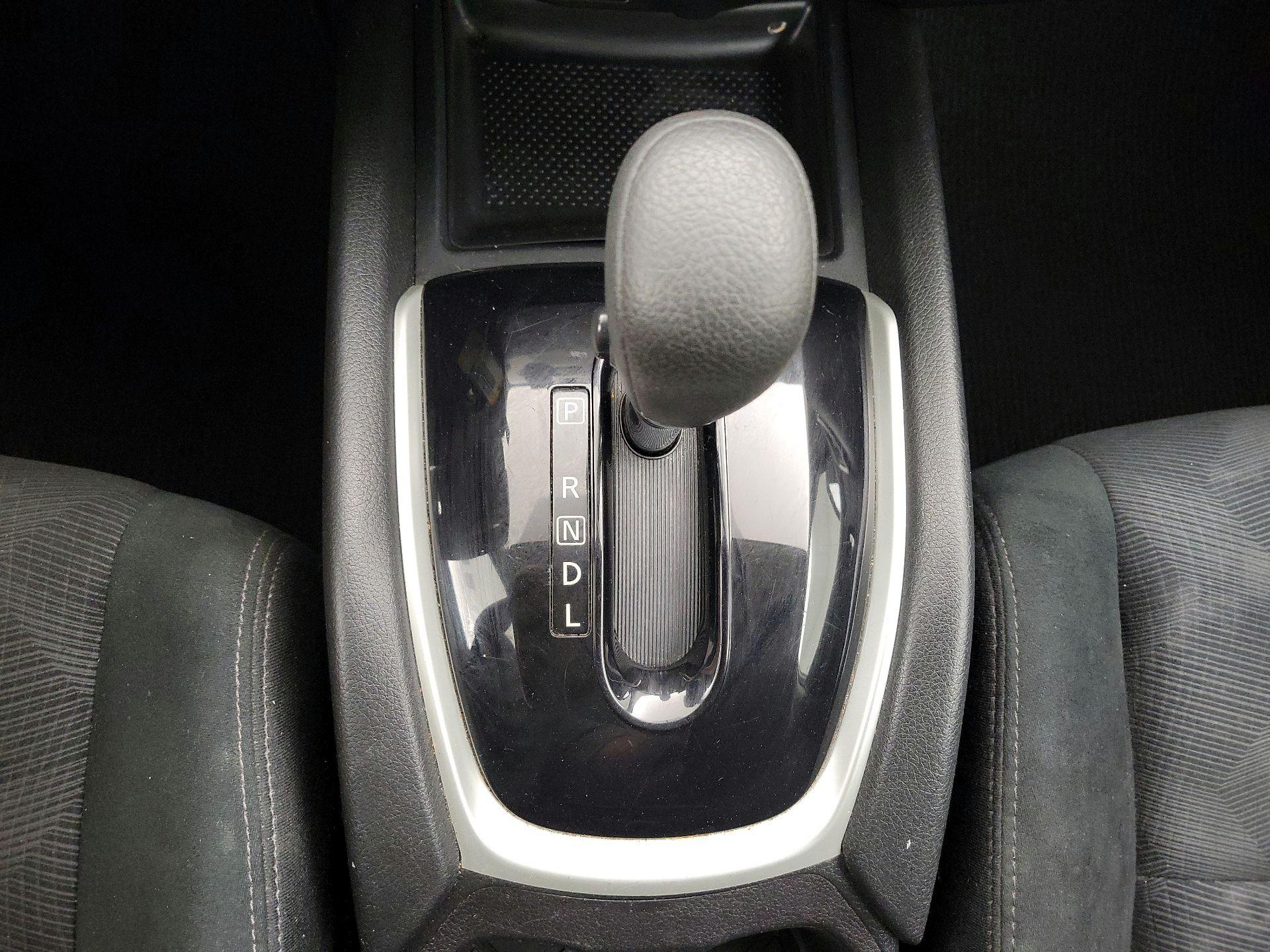 Thumbnail: 2016 Nissan Rogue - 17