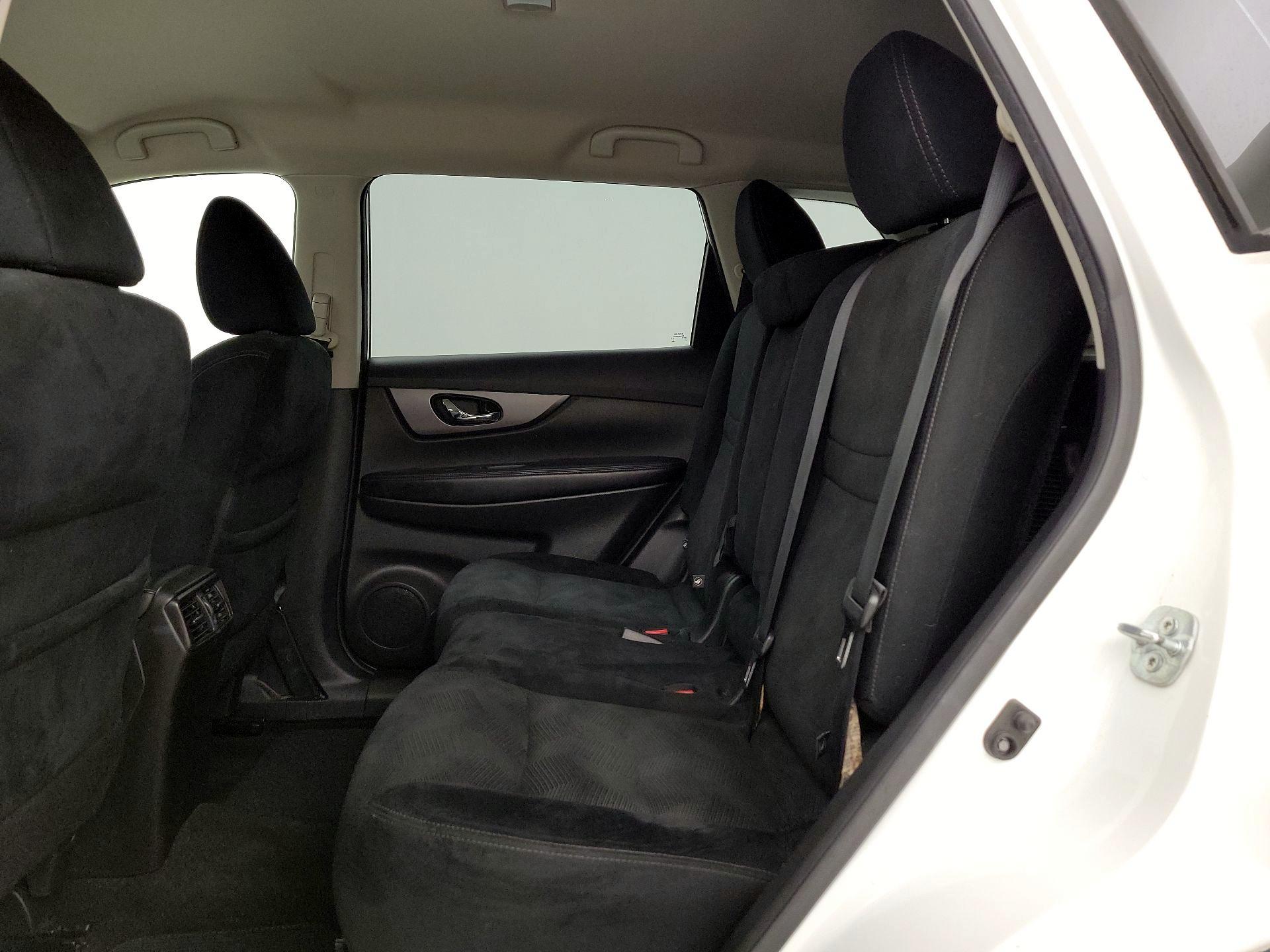 Thumbnail: 2016 Nissan Rogue - 19