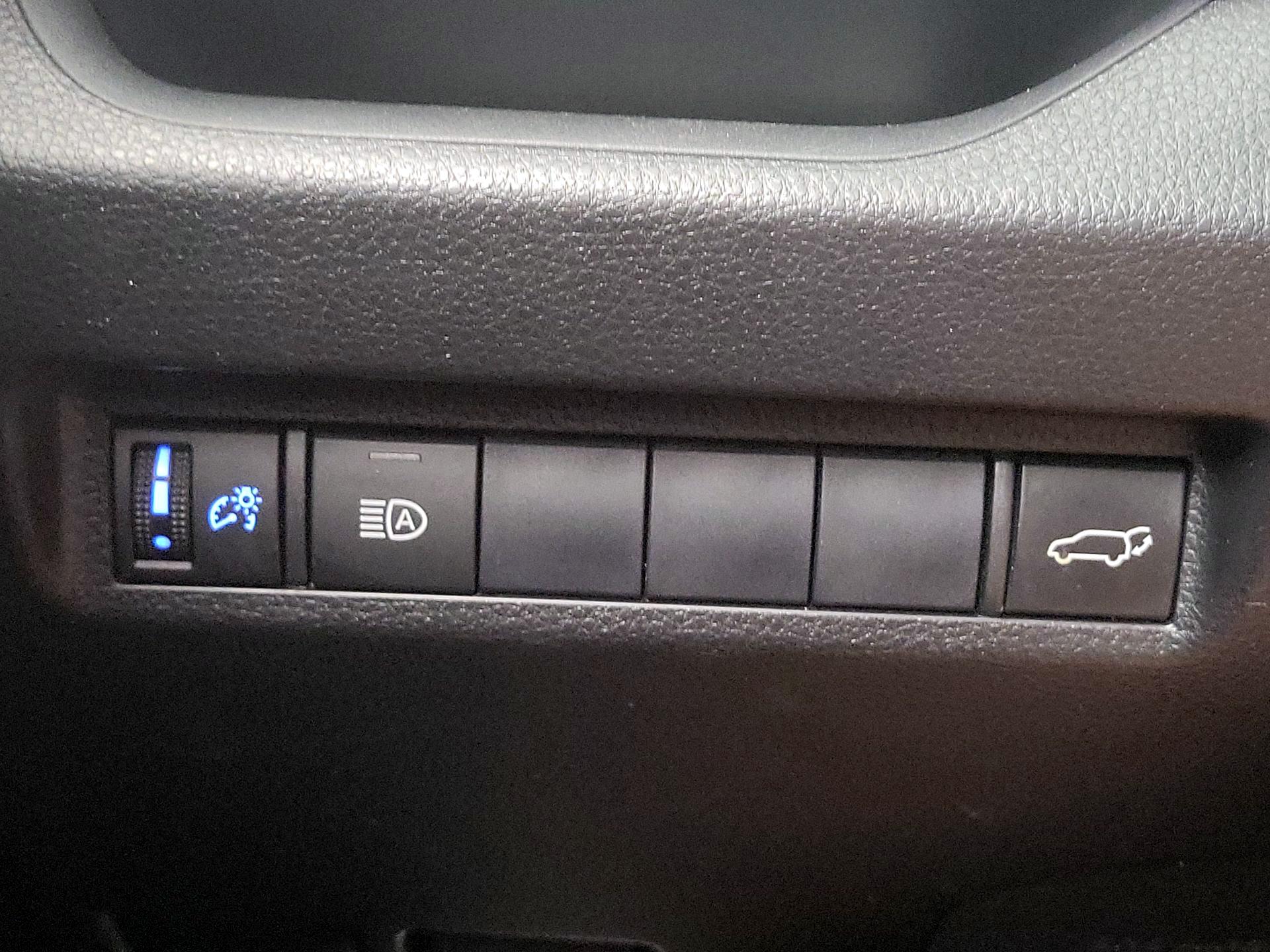 Thumbnail: 2019 Toyota RAV4 - 13