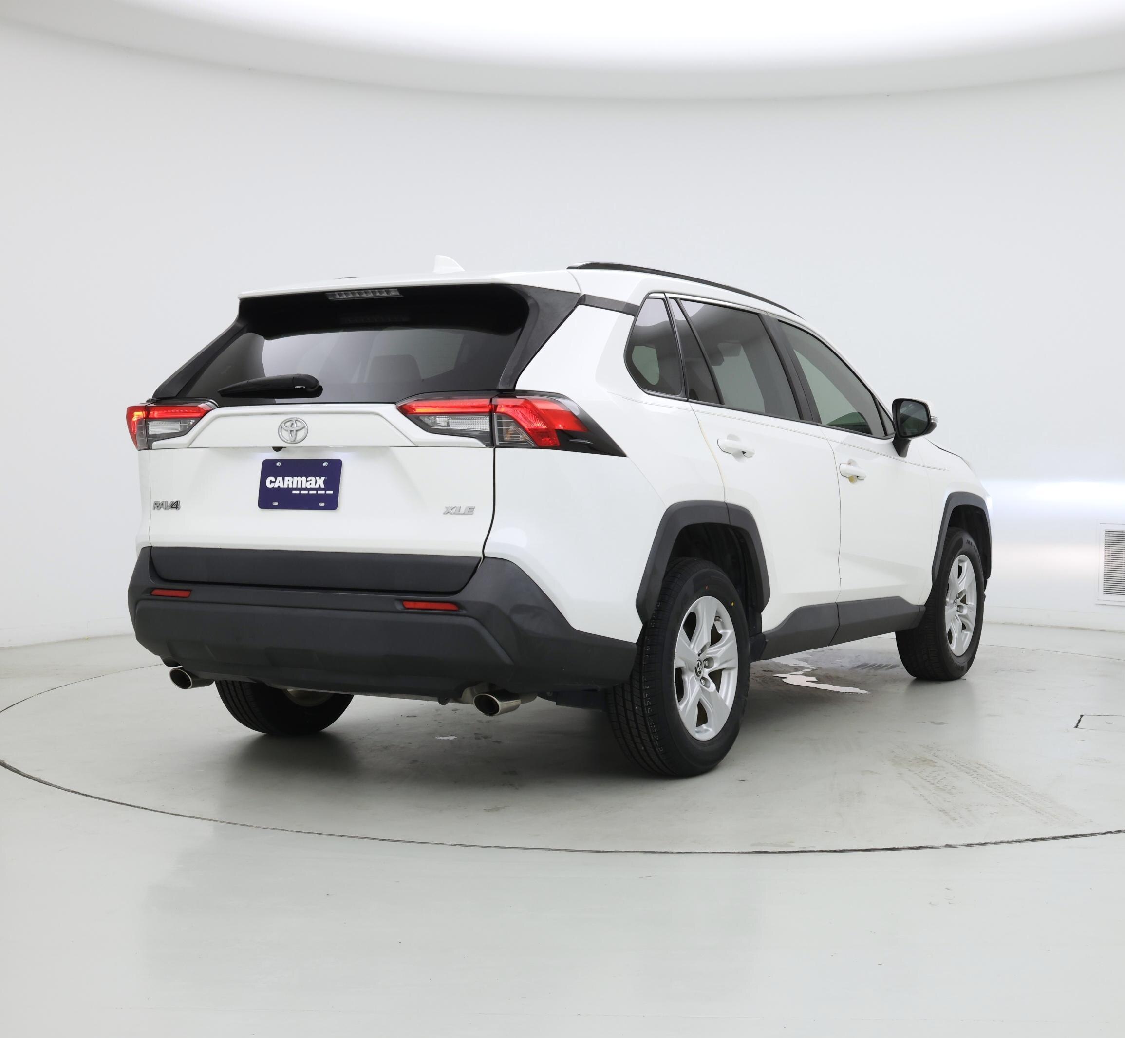 Thumbnail: 2019 Toyota RAV4 - 8