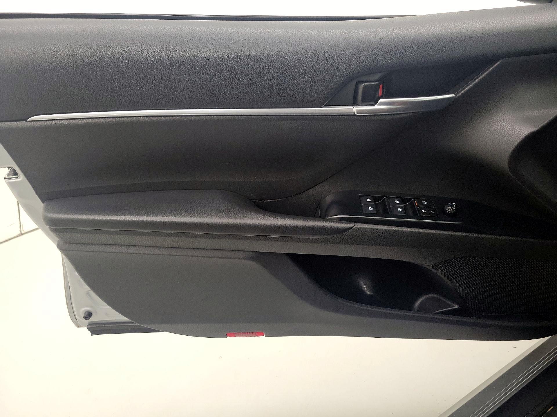 Thumbnail: 2020 Toyota Camry - 12