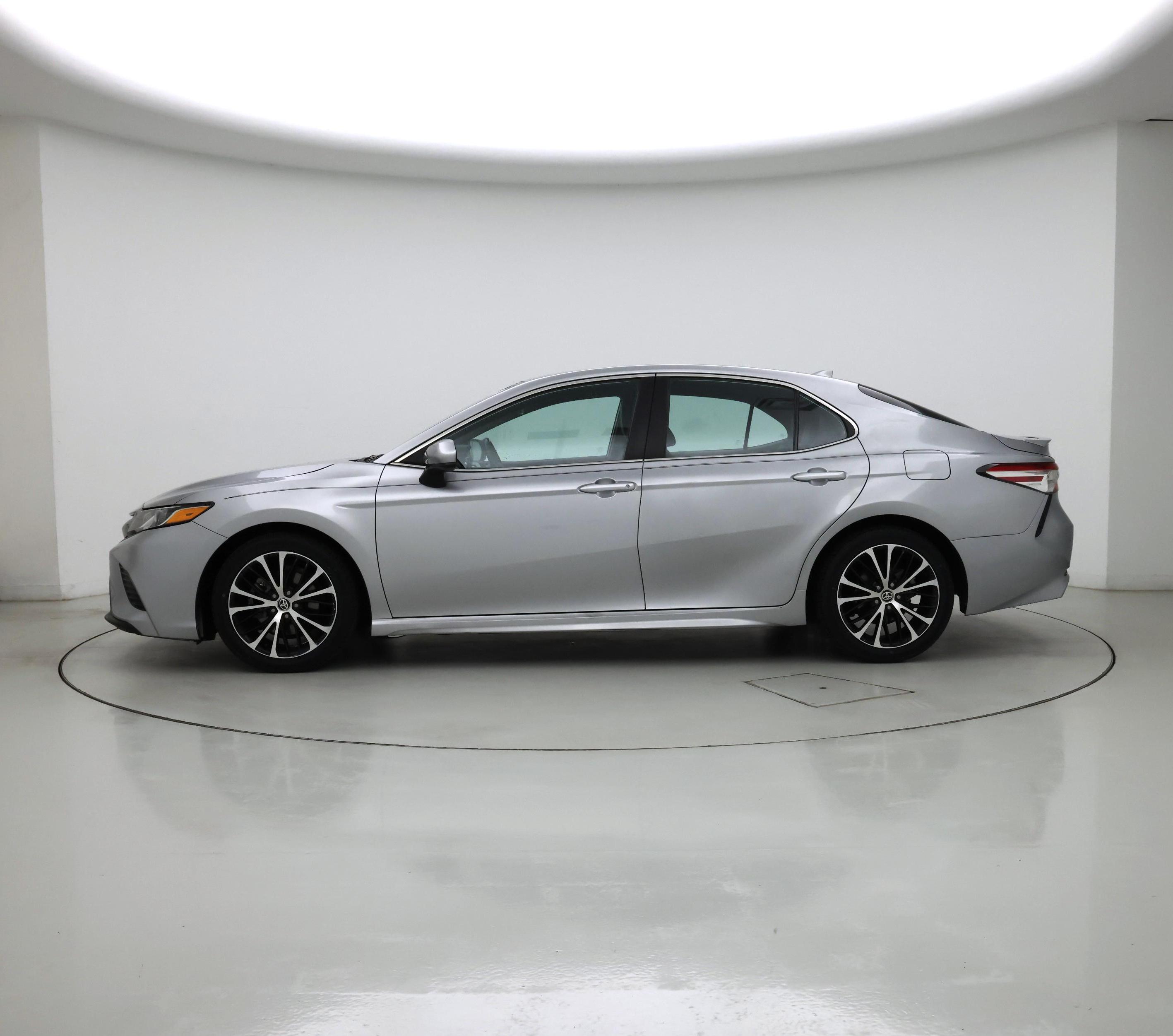 Thumbnail: 2020 Toyota Camry - 3