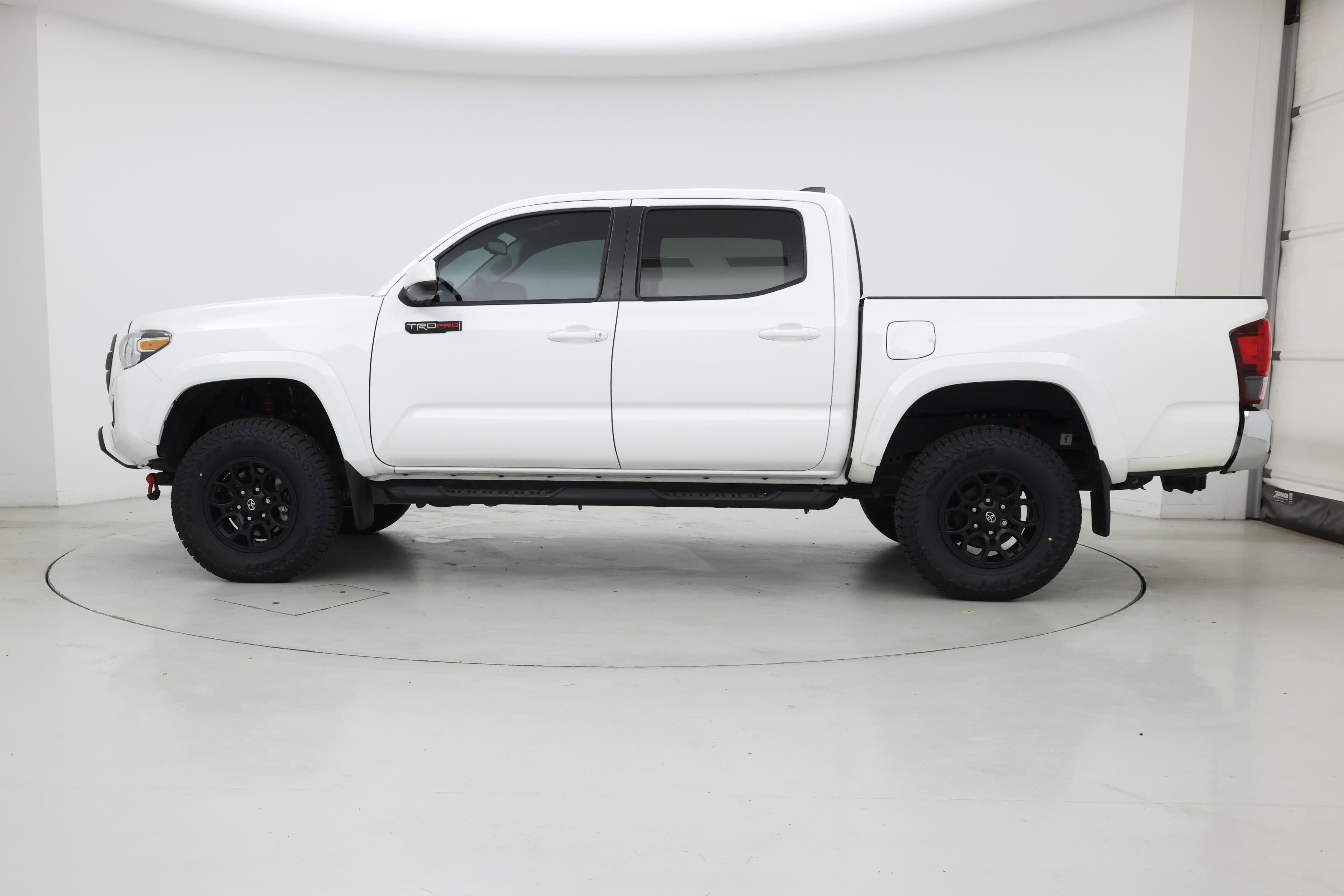 Thumbnail: 2022 Toyota Tacoma - 3