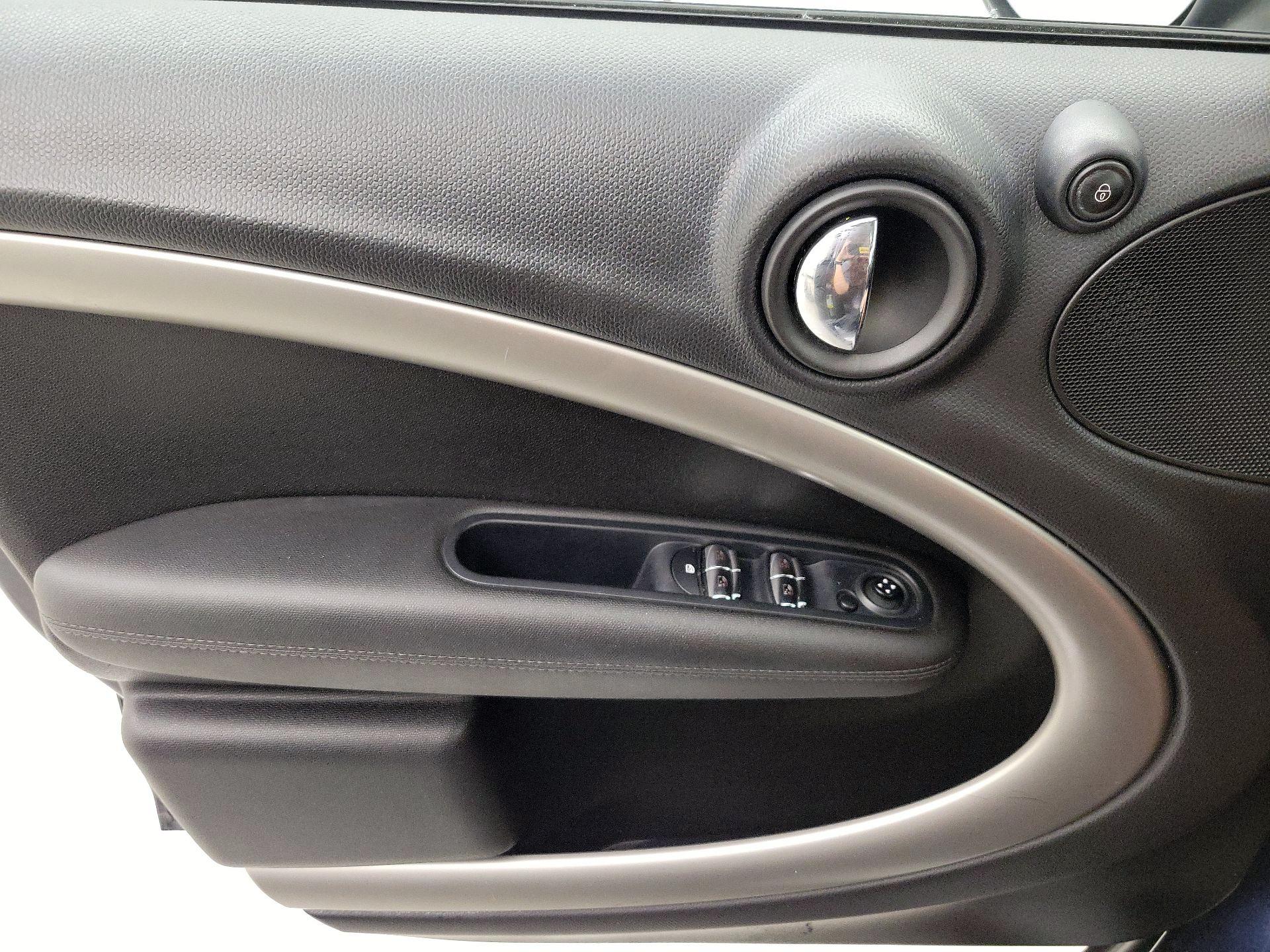 Thumbnail: 2016 MINI Cooper Countryman - 12