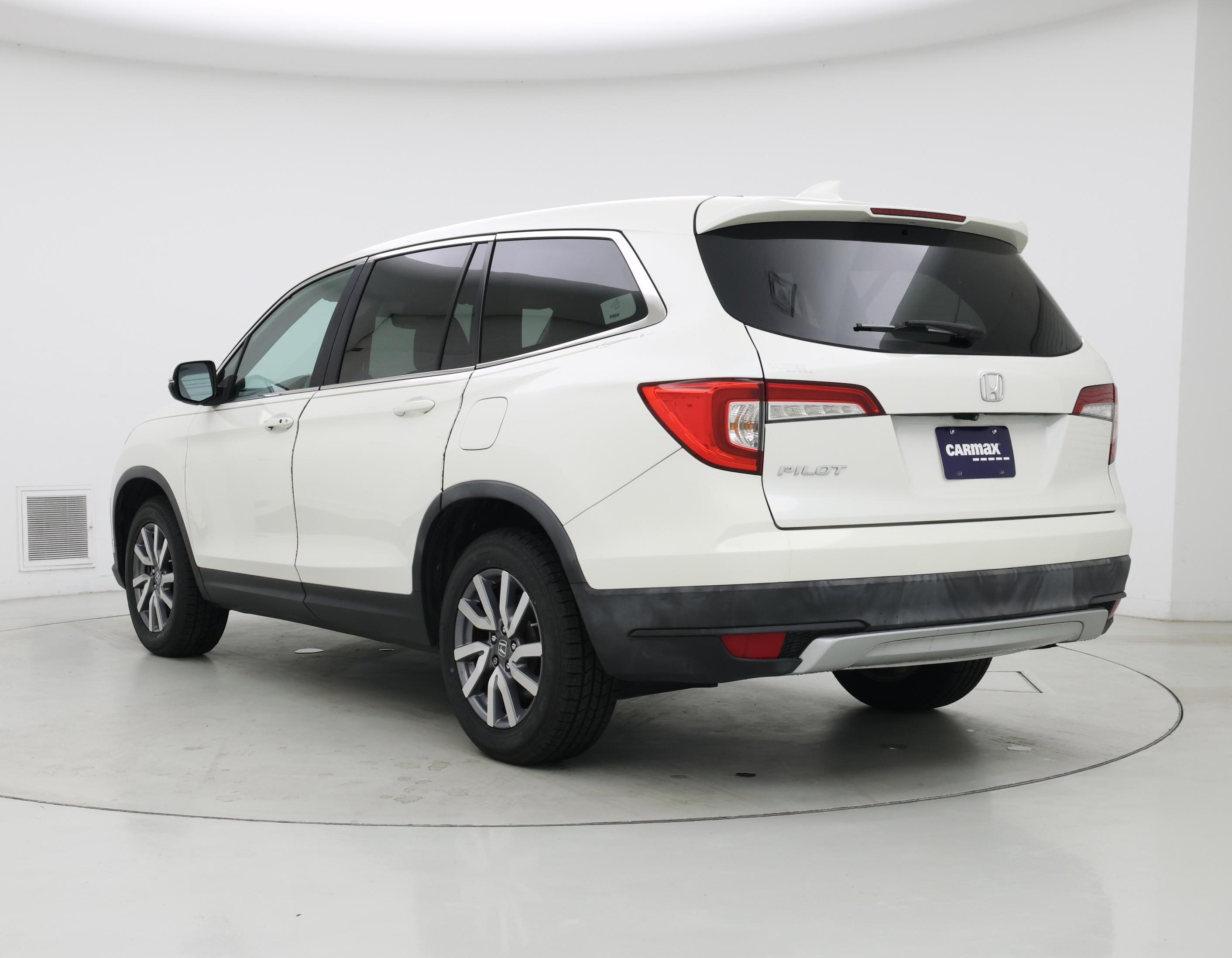 Thumbnail: 2019 Honda Pilot - 2