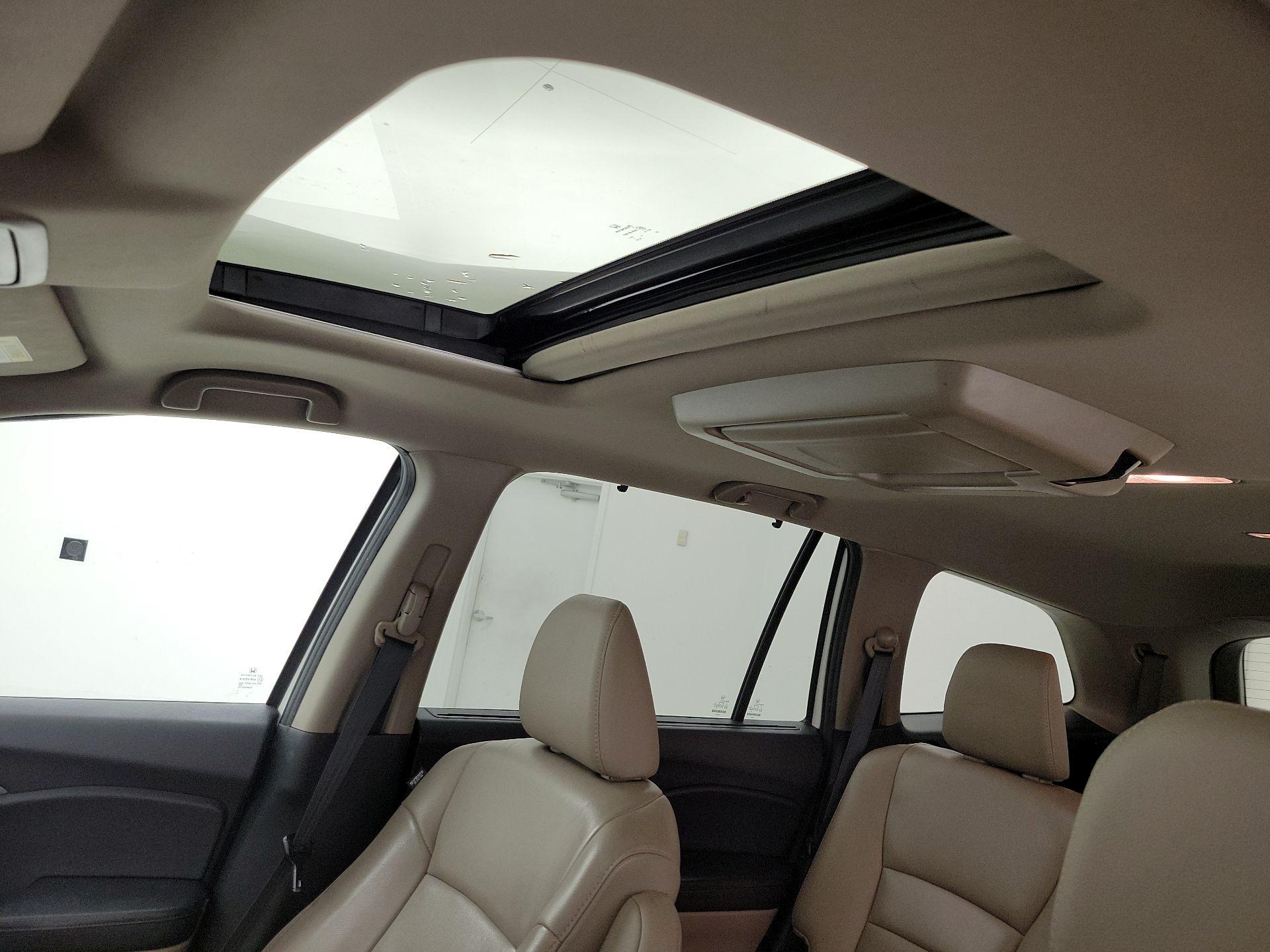 Thumbnail: 2019 Honda Pilot - 20
