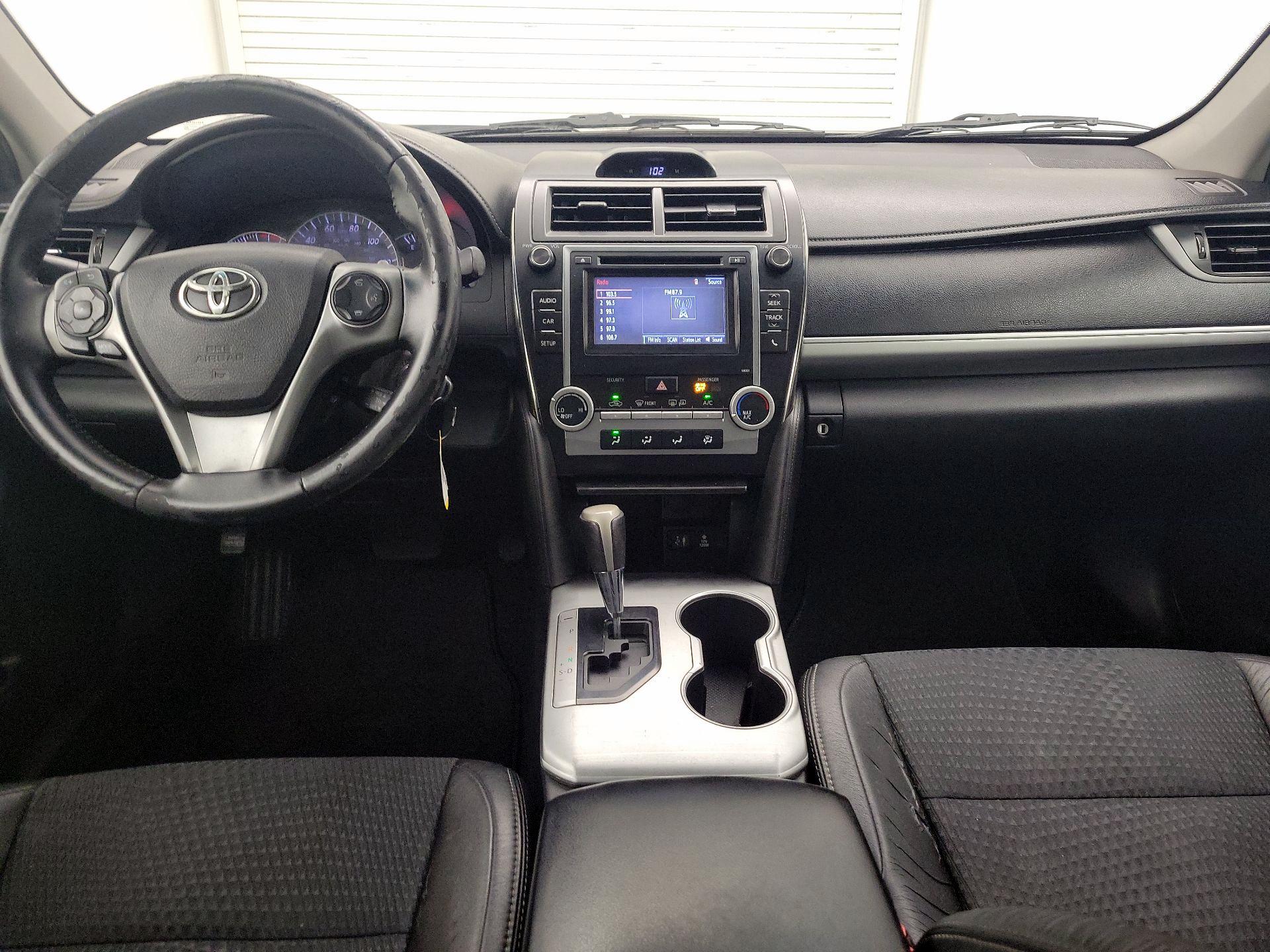 Thumbnail: 2014 Toyota Camry - 9