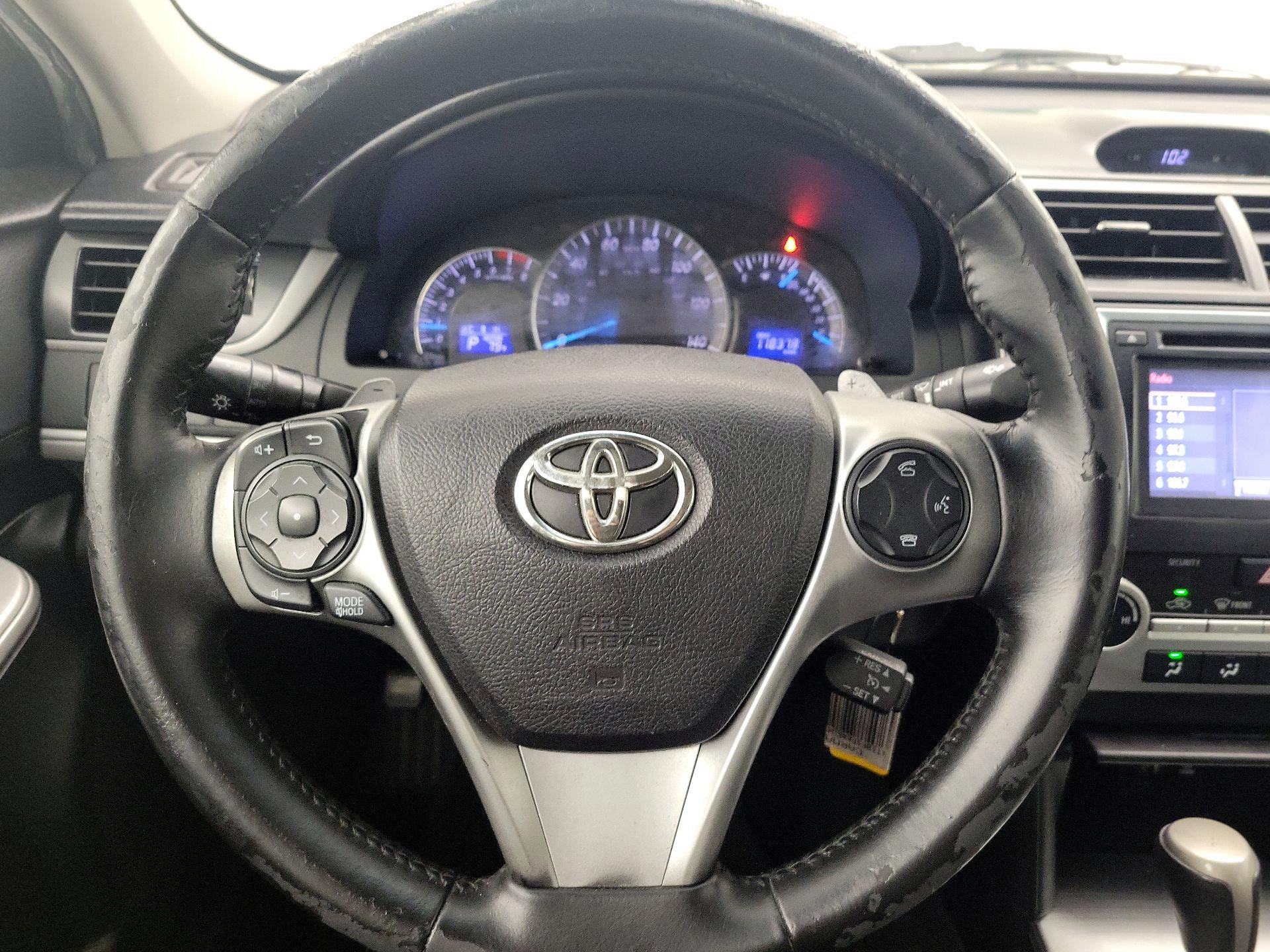 Thumbnail: 2014 Toyota Camry - 10
