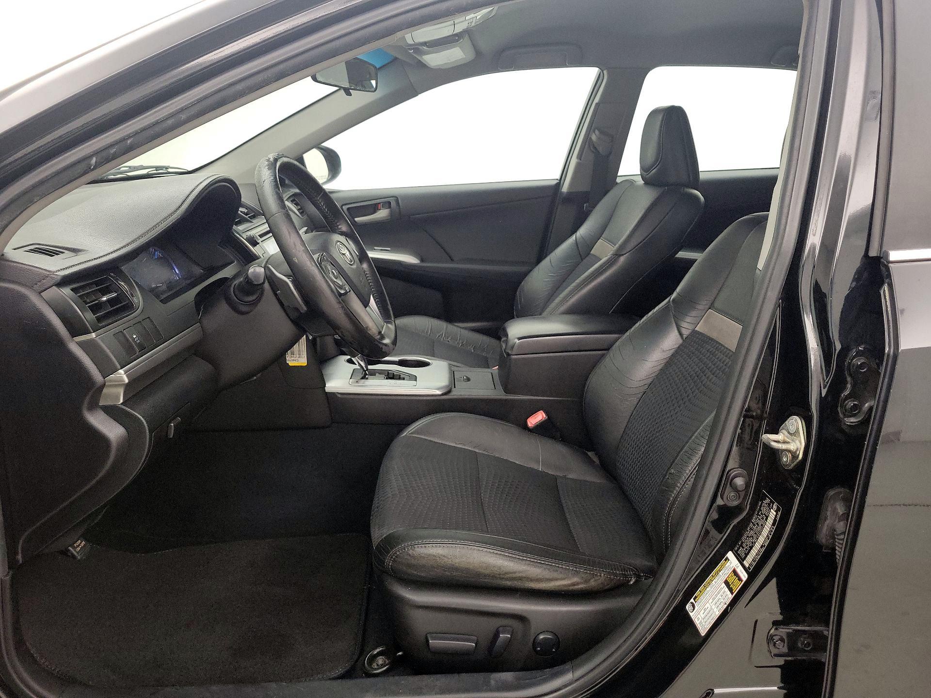 Thumbnail: 2014 Toyota Camry - 11