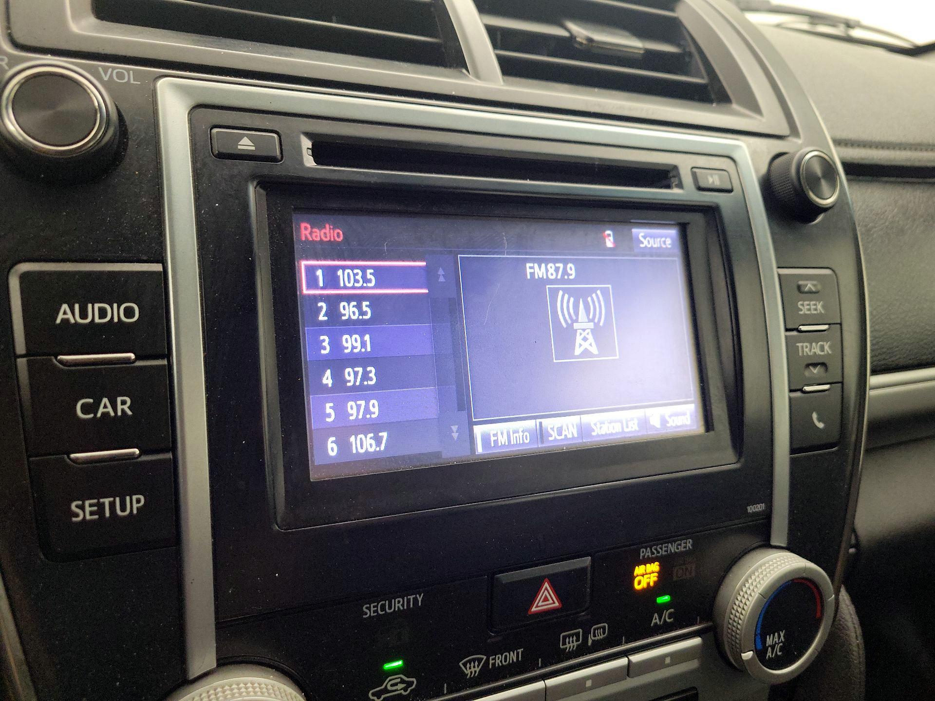 Thumbnail: 2014 Toyota Camry - 15